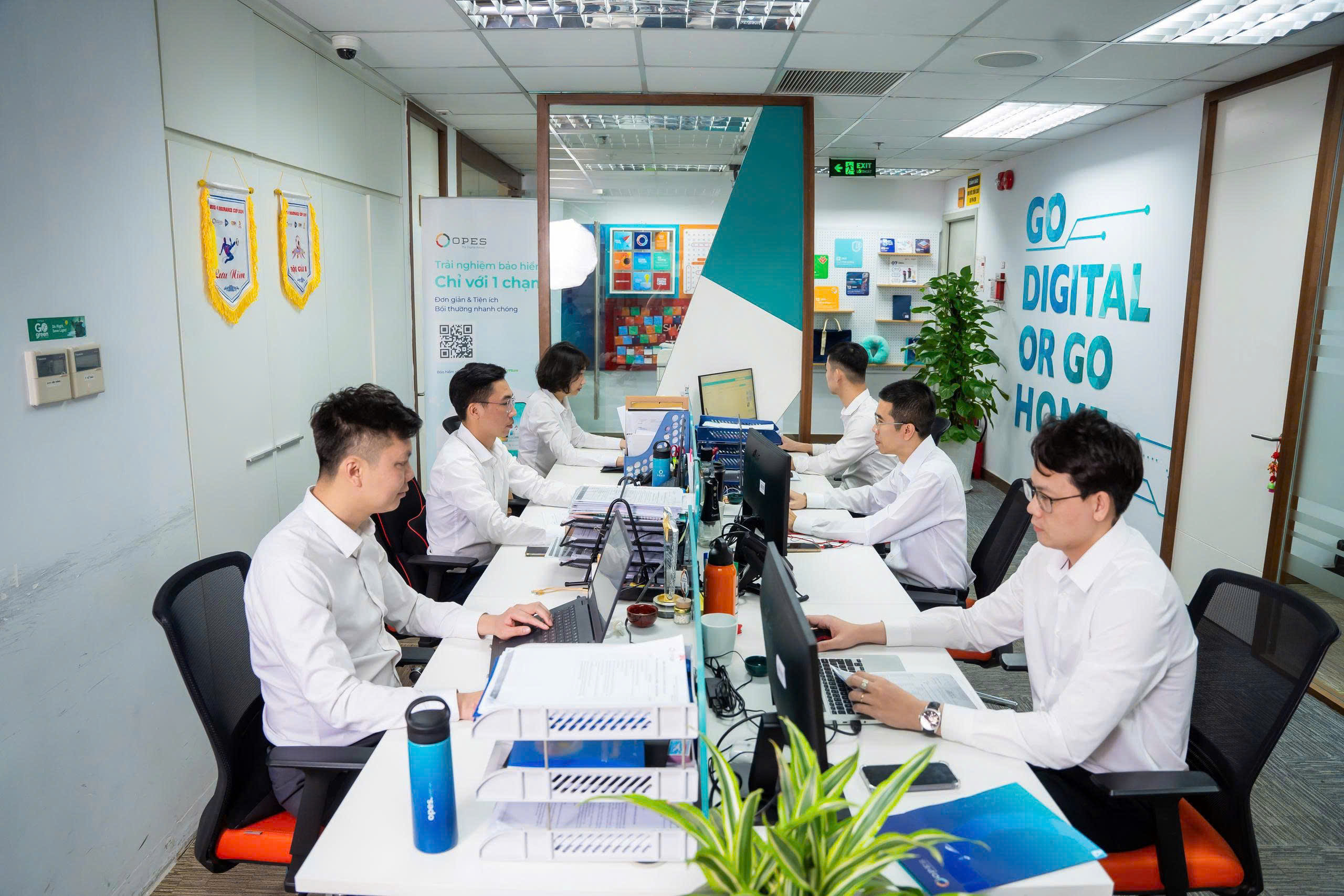 Nhờ đầu tư vào công nghệ và tối ưu hiệu suất, năng suất lao động của nhân viên OPES cao gấp 10 lần so với trung bình nhân sự ngành bảo hiểm. Nhờ đầu tư vào công nghệ và tối ưu hiệu suất, năng suất lao động của nhân viên OPES cao gấp 10 lần so với trung bình nhân sự ngành bảo hiểm.