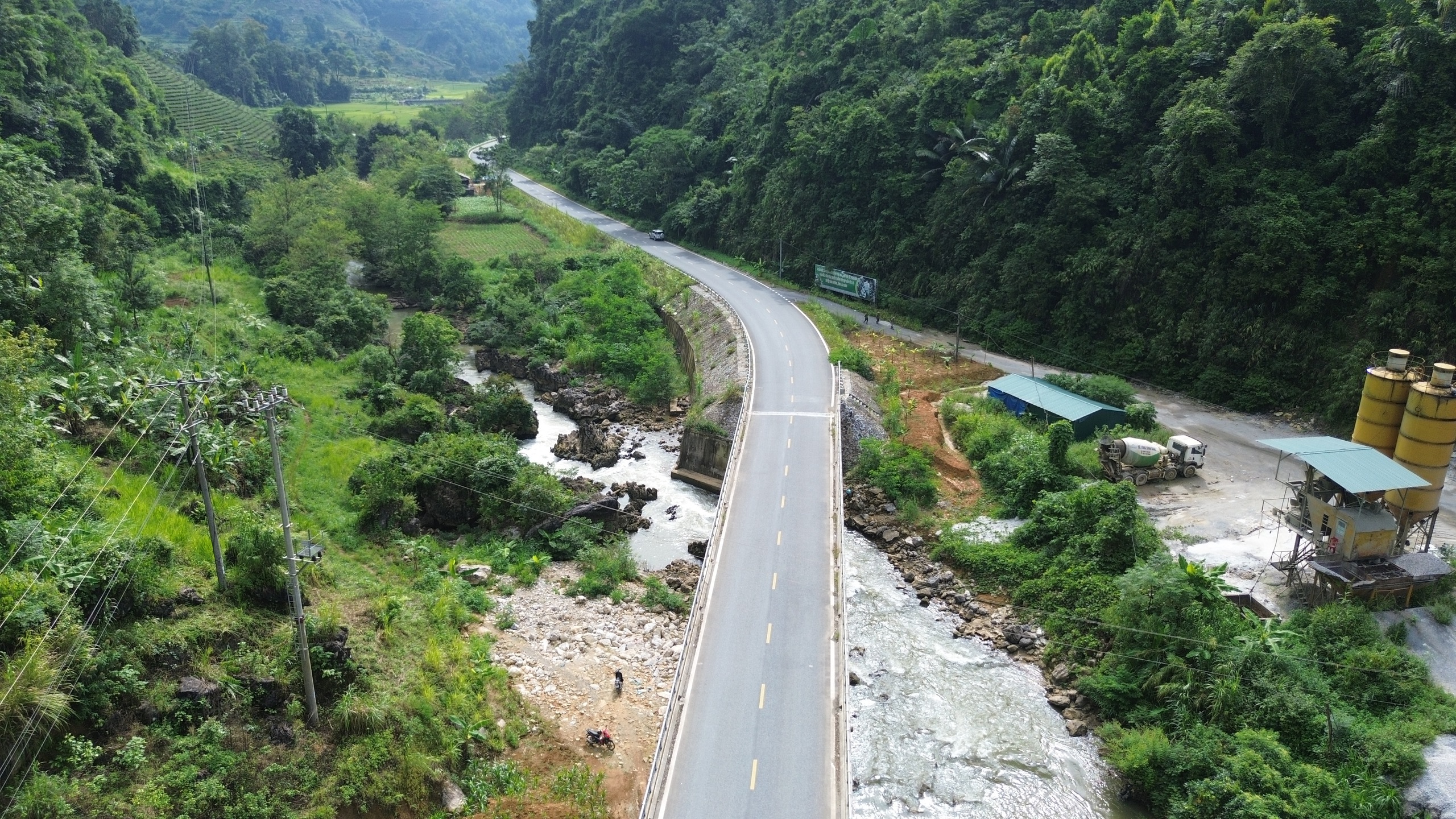 Gia hạn tiến độ 4 gói thầu dự án kết nối giao thông miền núi phía Bắc sang năm 2026- Ảnh 1. Gia hạn tiến độ 4 gói thầu dự án kết nối giao thông miền núi phía Bắc sang năm 2026- Ảnh 1.