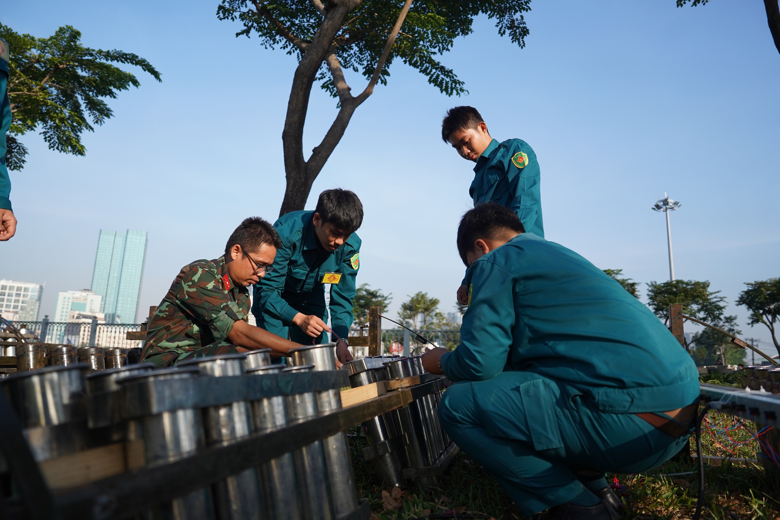 TP.HCM: Ho&agrave;n thiện trận địa ph&aacute;o hoa, sẵn s&agrave;ng đ&oacute;n năm mới 2026- Ảnh 12.