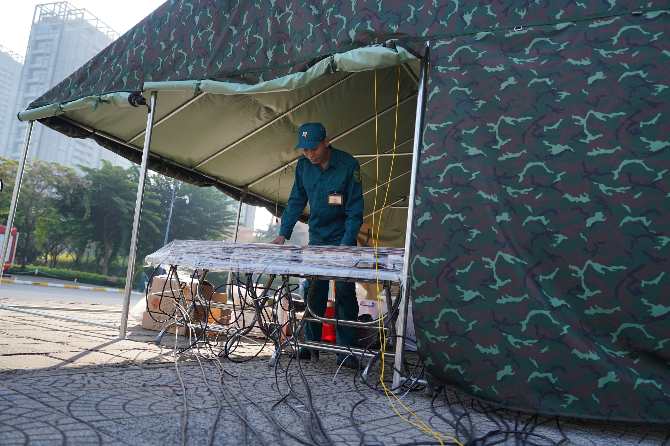 TP.HCM: Ho&agrave;n thiện trận địa ph&aacute;o hoa, sẵn s&agrave;ng đ&oacute;n năm mới 2026- Ảnh 11.