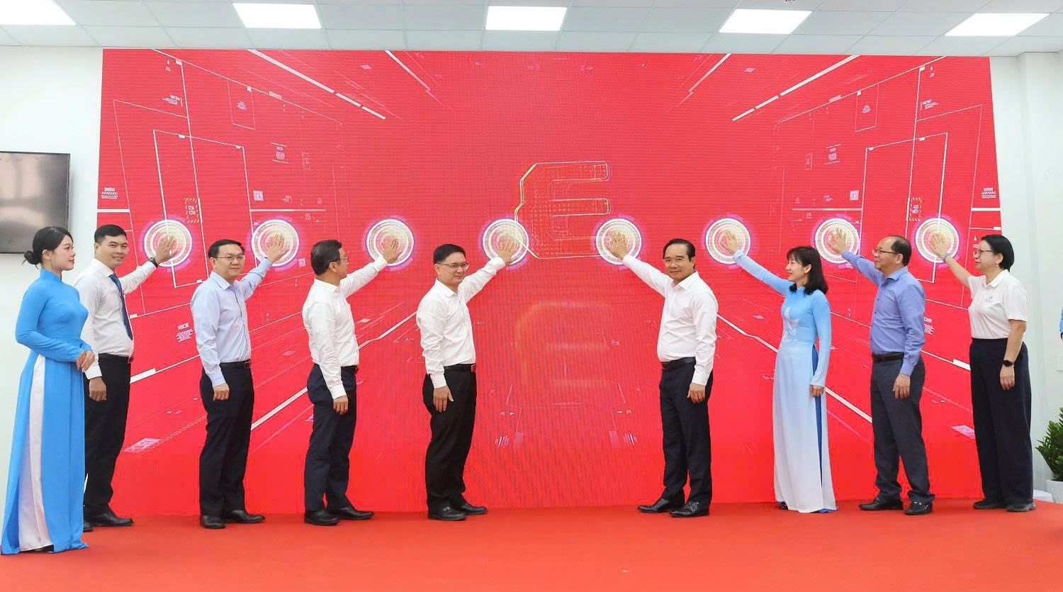 TP.HCM ra mắt Trung t&acirc;m Phục vụ h&agrave;nh ch&iacute;nh c&ocirc;ng- Ảnh 1.