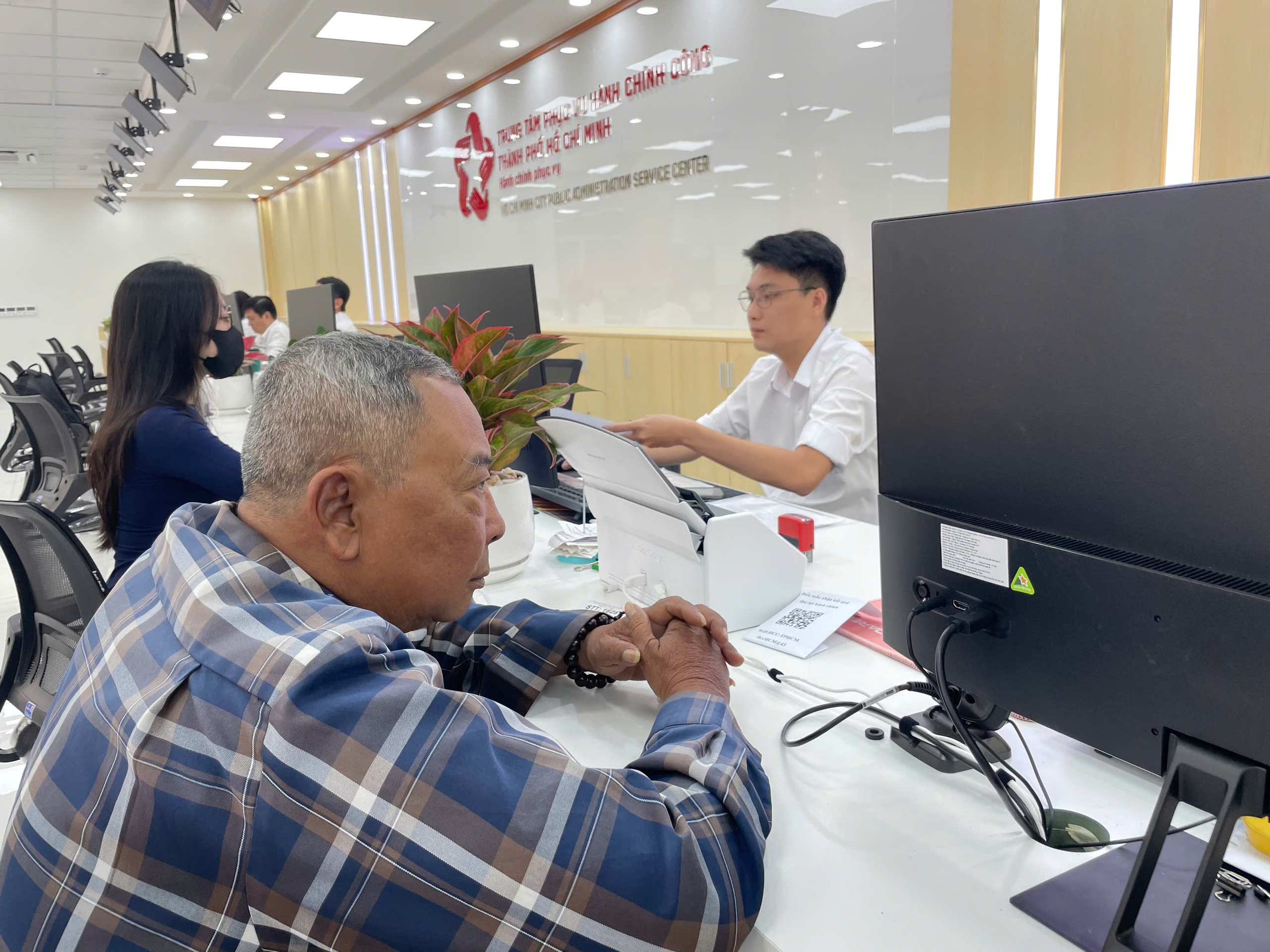 TP.HCM ra mắt Trung t&acirc;m Phục vụ h&agrave;nh ch&iacute;nh c&ocirc;ng- Ảnh 3.