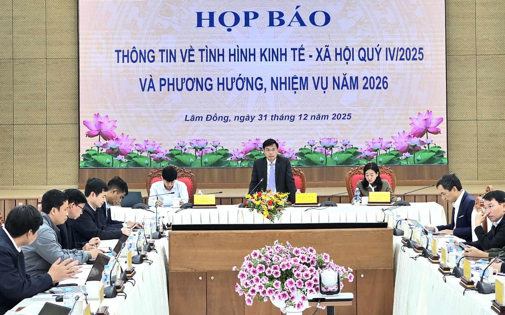 L&acirc;m Đồng: Th&aacute;o gỡ vướng mắc giao th&ocirc;ng, th&uacute;c đẩy giải ng&acirc;n đầu tư c&ocirc;ng