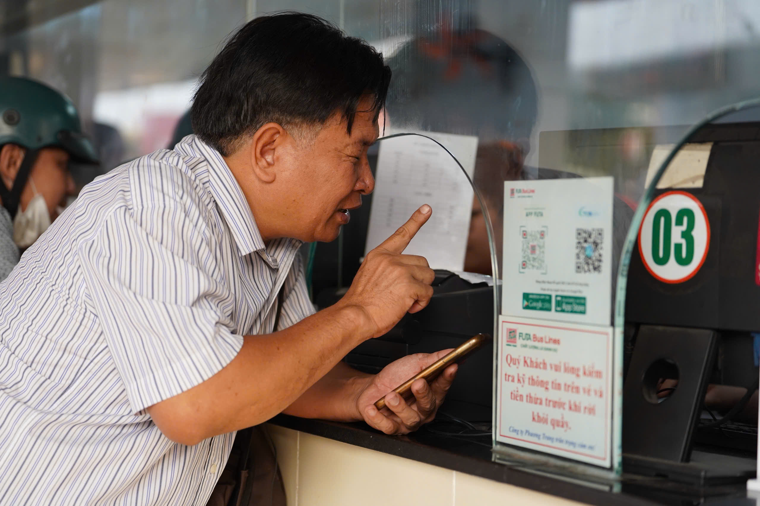 TP.HCM &ldquo;căng m&igrave;nh&rdquo; chiều cuối năm, giao th&ocirc;ng cửa ng&otilde; v&agrave; s&acirc;n bay c&ugrave;ng l&uacute;c tăng &aacute;p lực- Ảnh 12.