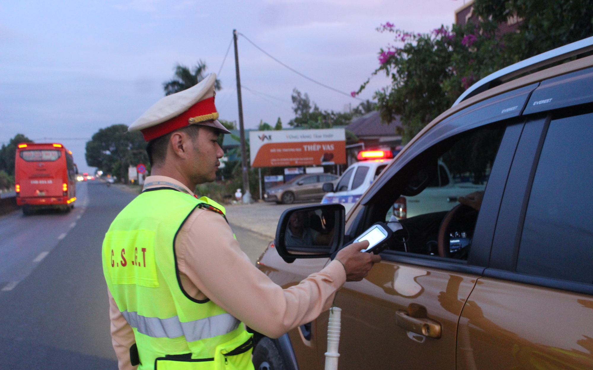 Quảng Trị: Xử phạt hơn 22.900 trường hợp, tai nạn giao th&ocirc;ng giảm cả 3 ti&ecirc;u ch&iacute;