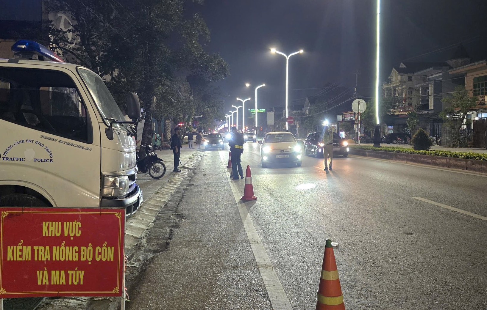 Quảng Trị: Xử phạt hơn 22.900 trường hợp, tai nạn giao thông giảm cả 3 tiêu chí- Ảnh 1. Quảng Trị: Xử phạt hơn 22.900 trường hợp, tai nạn giao thông giảm cả 3 tiêu chí- Ảnh 1.