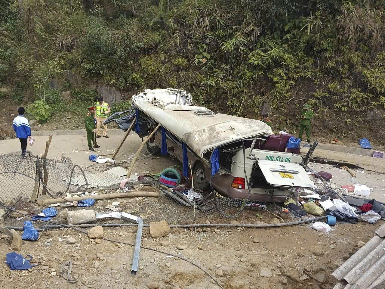 Bảo hiểm VBI bồi thường 780 triệu đồng vụ tai nạn xe khách tại Lào Cai- Ảnh 1. Bảo hiểm VBI bồi thường 780 triệu đồng vụ tai nạn xe khách tại Lào Cai- Ảnh 1.