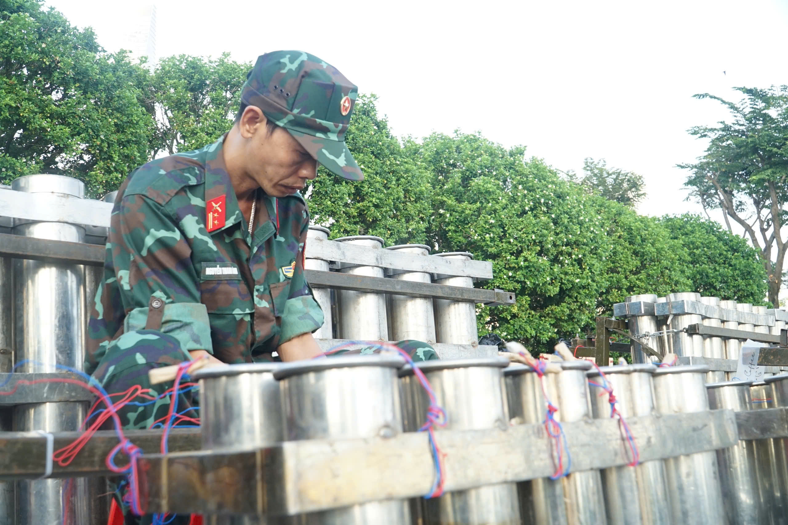 TP.HCM: Ho&agrave;n thiện trận địa ph&aacute;o hoa, sẵn s&agrave;ng đ&oacute;n năm mới 2026- Ảnh 9.