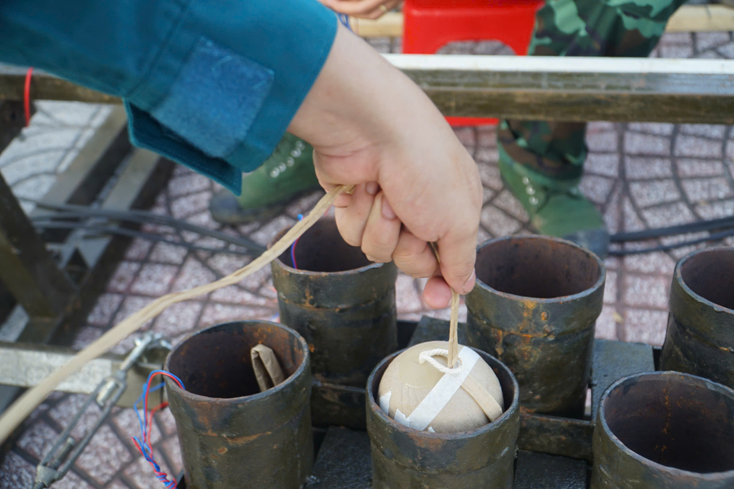 TP.HCM: Ho&agrave;n thiện trận địa ph&aacute;o hoa, sẵn s&agrave;ng đ&oacute;n năm mới 2026- Ảnh 5.