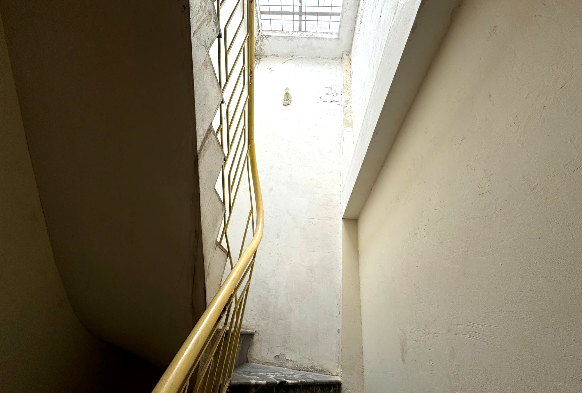 Giải pháp ánh sáng cho nhà phố chật hẹp- Ảnh 1.