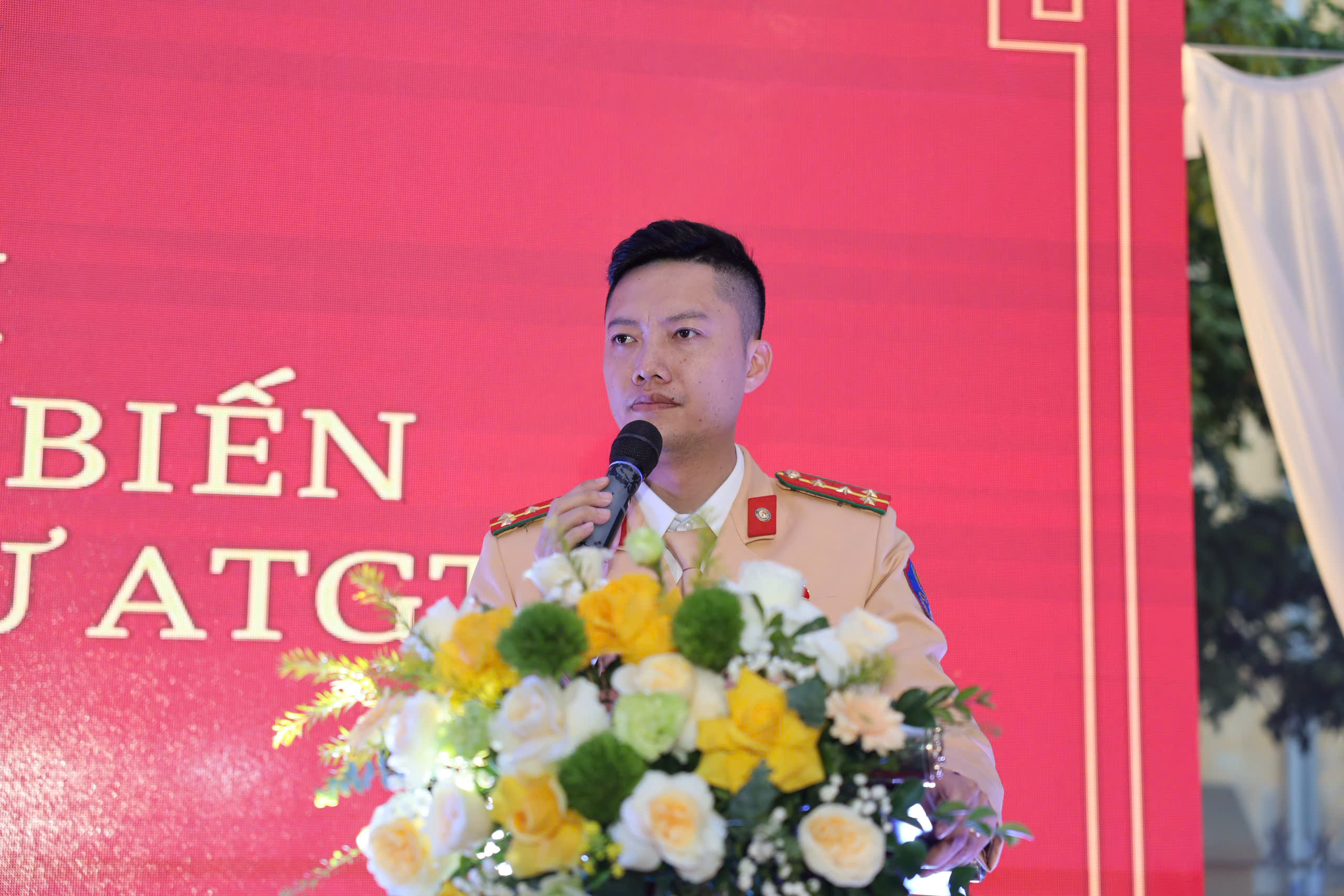 Ra mắt mô hình “Doanh nghiệp an toàn giao thông” tại Hưng Yên- Ảnh 1. Ra mắt mô hình “Doanh nghiệp an toàn giao thông” tại Hưng Yên- Ảnh 1.