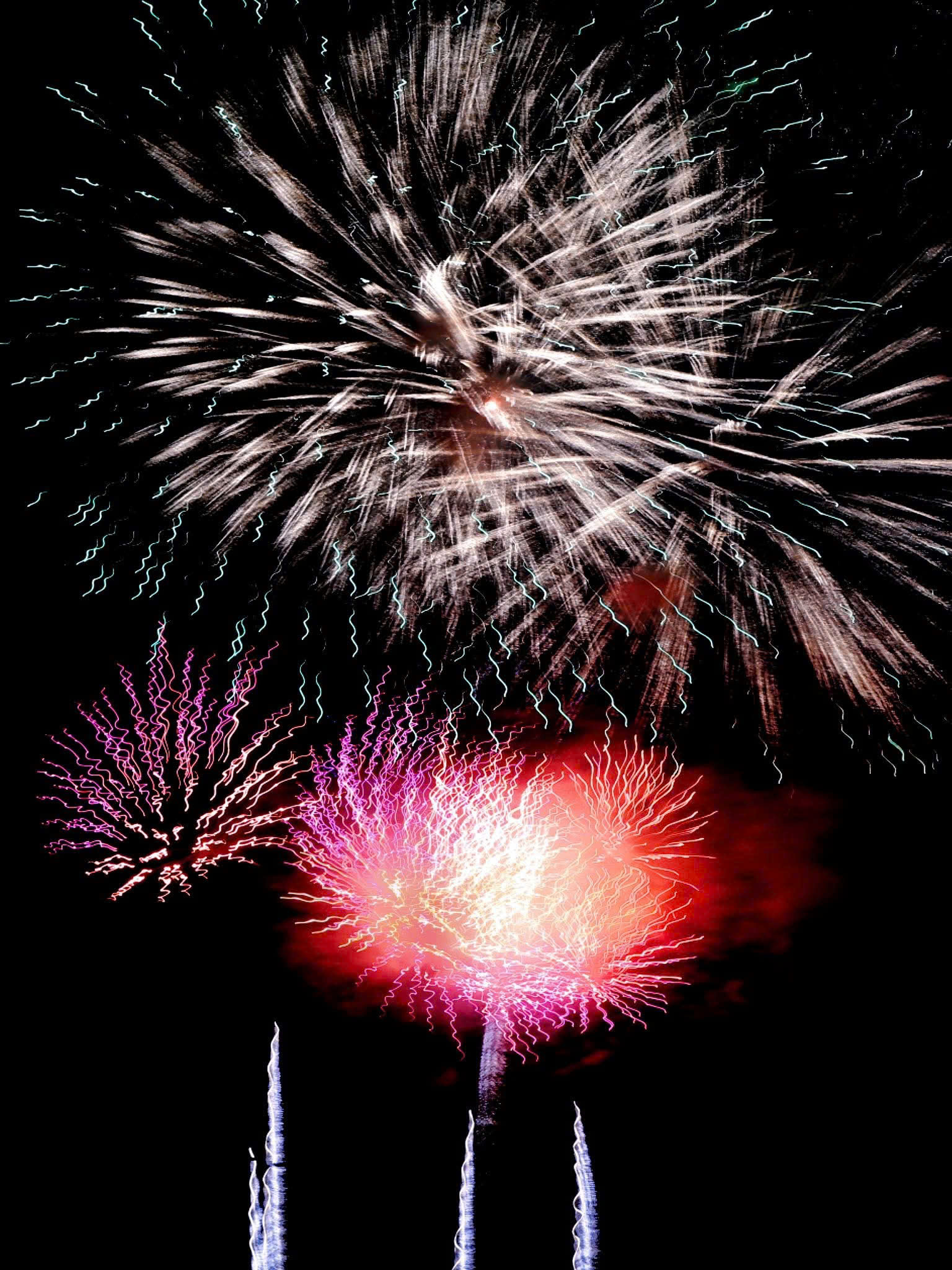 Người d&acirc;n H&agrave; Nội m&atilde;n nh&atilde;n đ&ecirc;m ph&aacute;o hoa ch&agrave;o 2026- Ảnh 10.