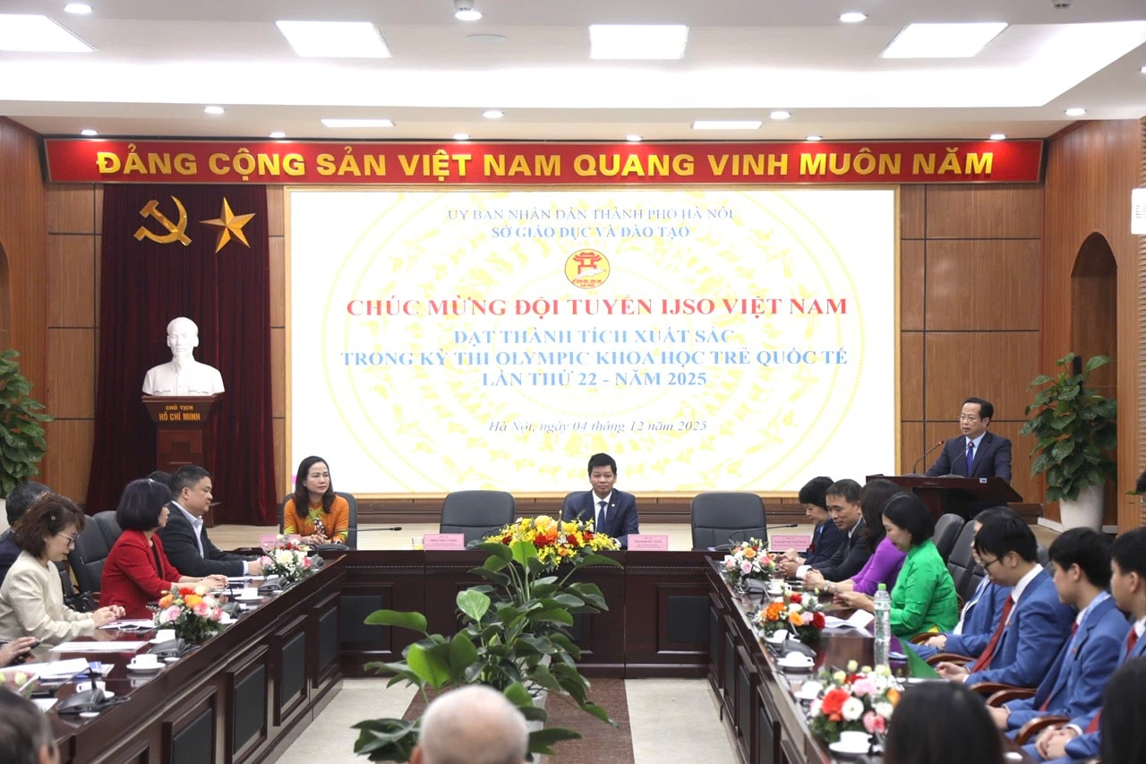 Hà Nội: Gặp mặt, chúc mừng thành tích đội tuyển thi Olympic Khoa học trẻ quốc tế- Ảnh 1. Hà Nội: Gặp mặt, chúc mừng thành tích đội tuyển thi Olympic Khoa học trẻ quốc tế- Ảnh 1.