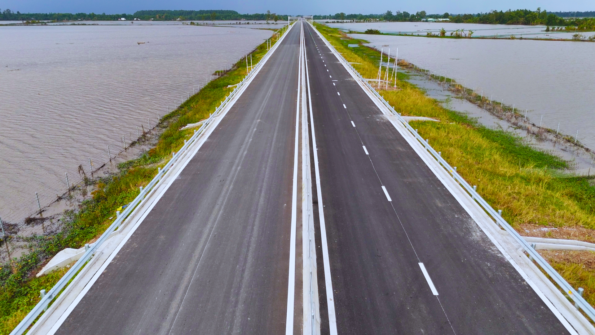 Chạy đua tiến độ cao tốc Cần Thơ - Cà Mau, mở kết nối giao thông cho miền Tây- Ảnh 1.