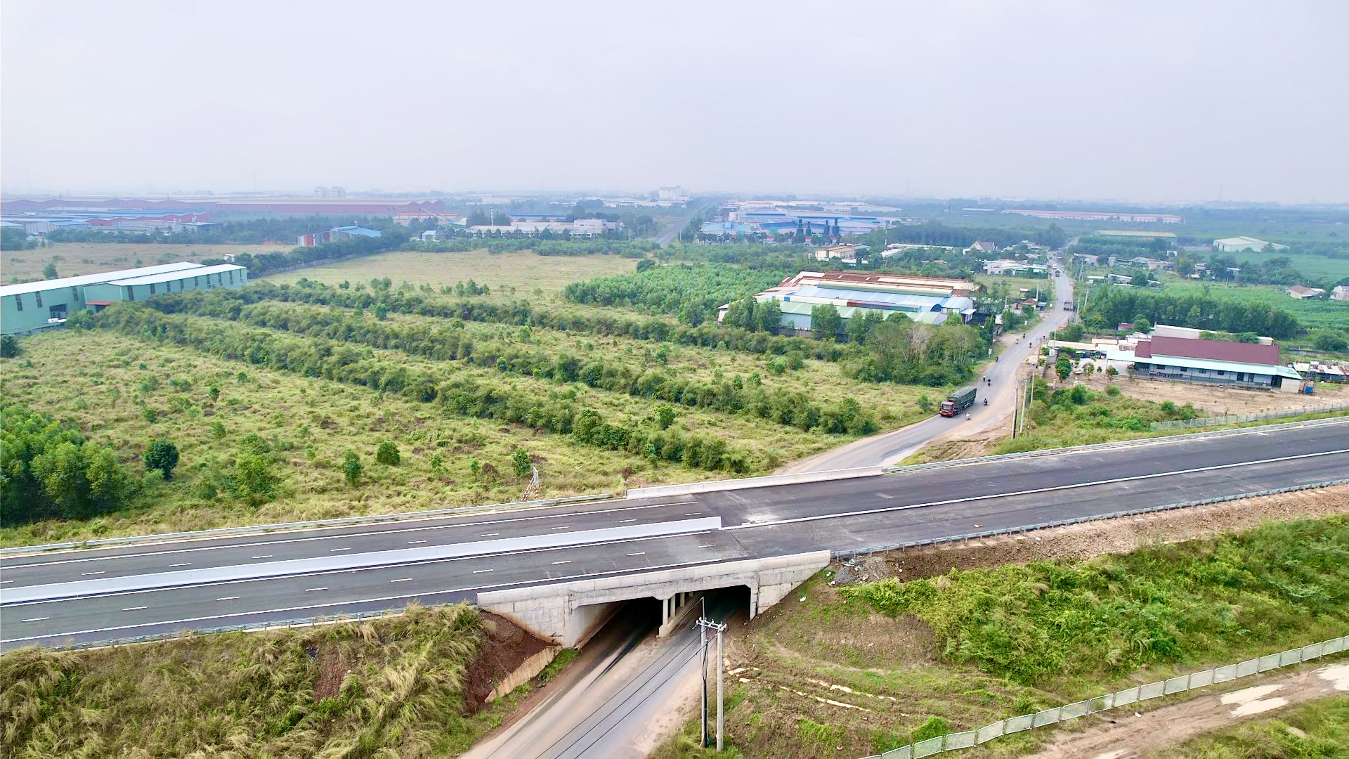 Diện mạo mới nhất cao tốc Biên Hòa - Vũng Tàu nối liền Đồng Nai với TP.HCM- Ảnh 18. Diện mạo mới nhất cao tốc Biên Hòa - Vũng Tàu nối liền Đồng Nai với TP.HCM- Ảnh 18.