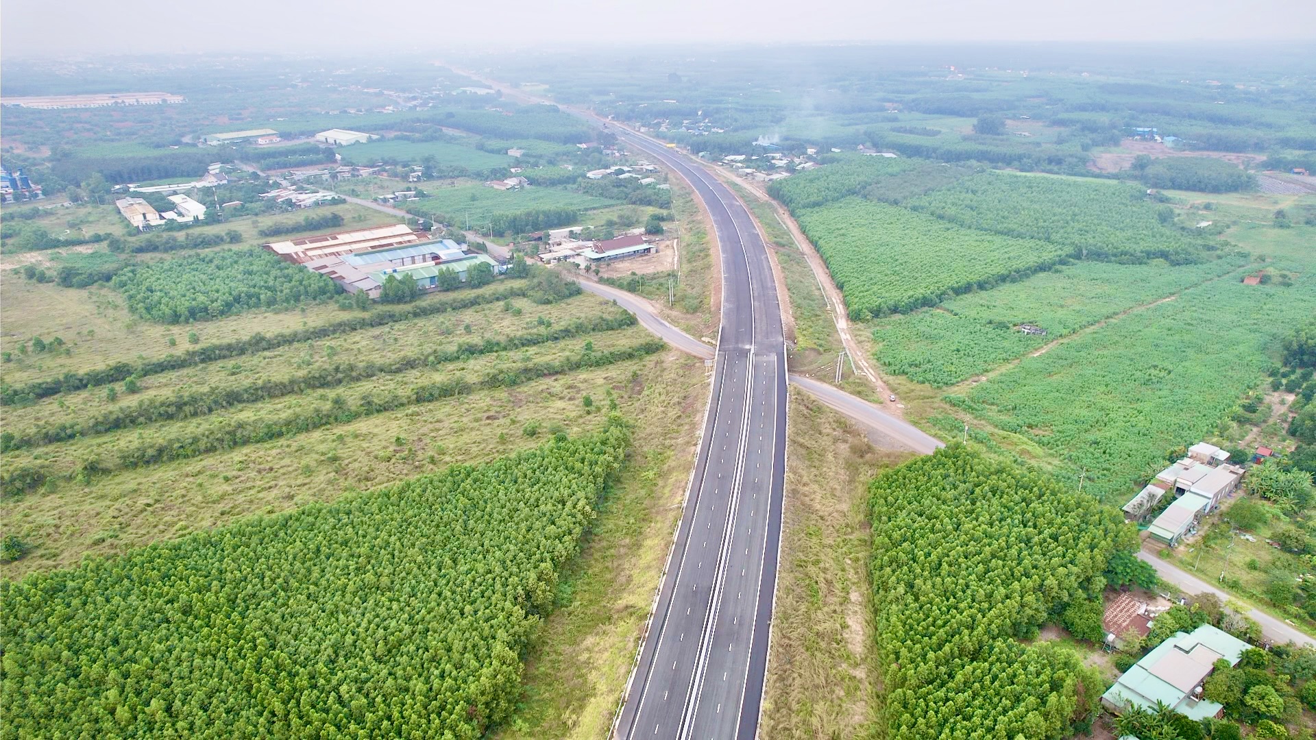 Diện mạo mới nhất cao tốc Biên Hòa - Vũng Tàu nối liền Đồng Nai với TP.HCM- Ảnh 7. Diện mạo mới nhất cao tốc Biên Hòa - Vũng Tàu nối liền Đồng Nai với TP.HCM- Ảnh 7.