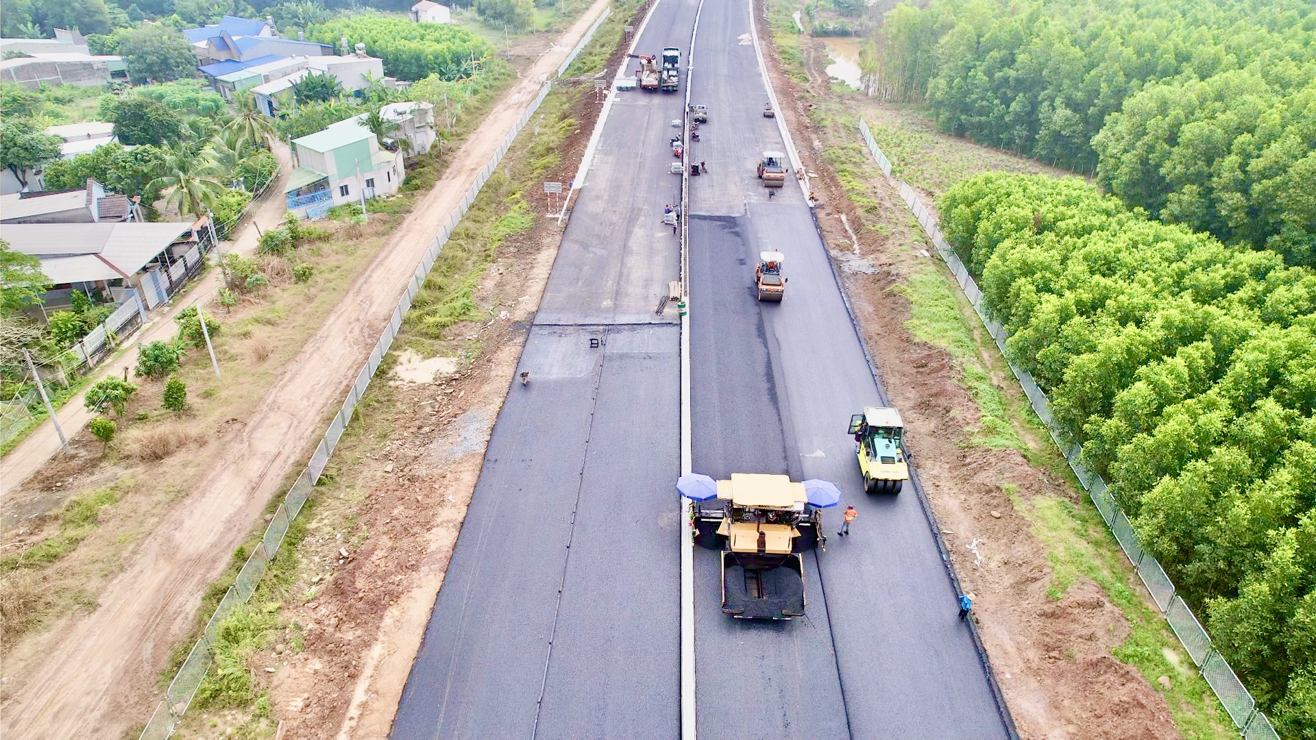 Diện mạo mới nhất cao tốc Biên Hòa - Vũng Tàu nối liền Đồng Nai với TP.HCM- Ảnh 2. Diện mạo mới nhất cao tốc Biên Hòa - Vũng Tàu nối liền Đồng Nai với TP.HCM- Ảnh 2.