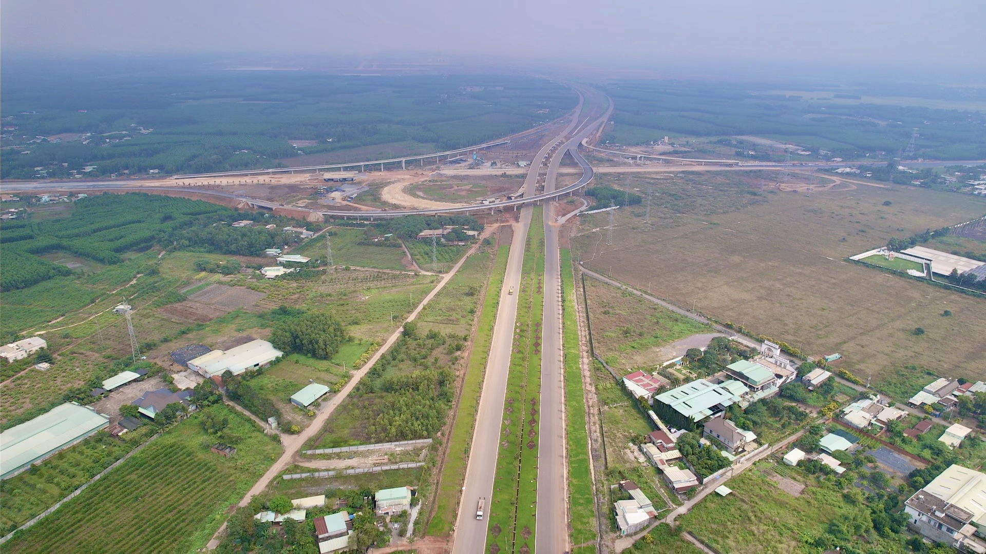 Diện mạo mới nhất cao tốc Biên Hòa - Vũng Tàu nối liền Đồng Nai với TP.HCM- Ảnh 10. Diện mạo mới nhất cao tốc Biên Hòa - Vũng Tàu nối liền Đồng Nai với TP.HCM- Ảnh 10.