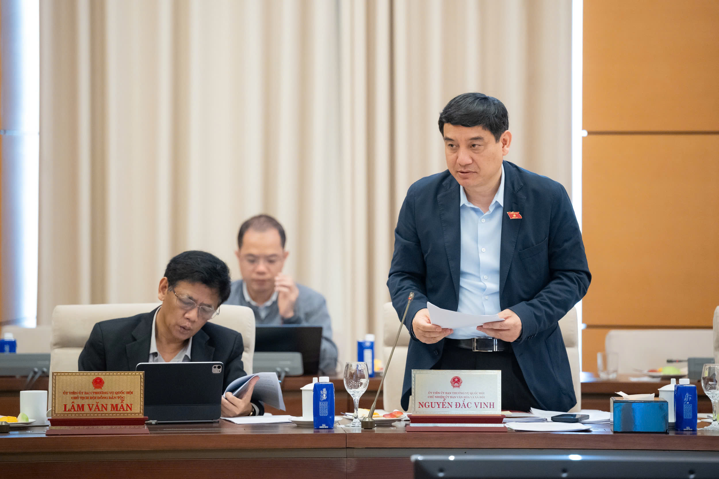 Có thể biên soạn mới hoặc chỉnh lý sách hiện hành thành bộ SGK thống nhất- Ảnh 3. Có thể biên soạn mới hoặc chỉnh lý sách hiện hành thành bộ SGK thống nhất- Ảnh 3.