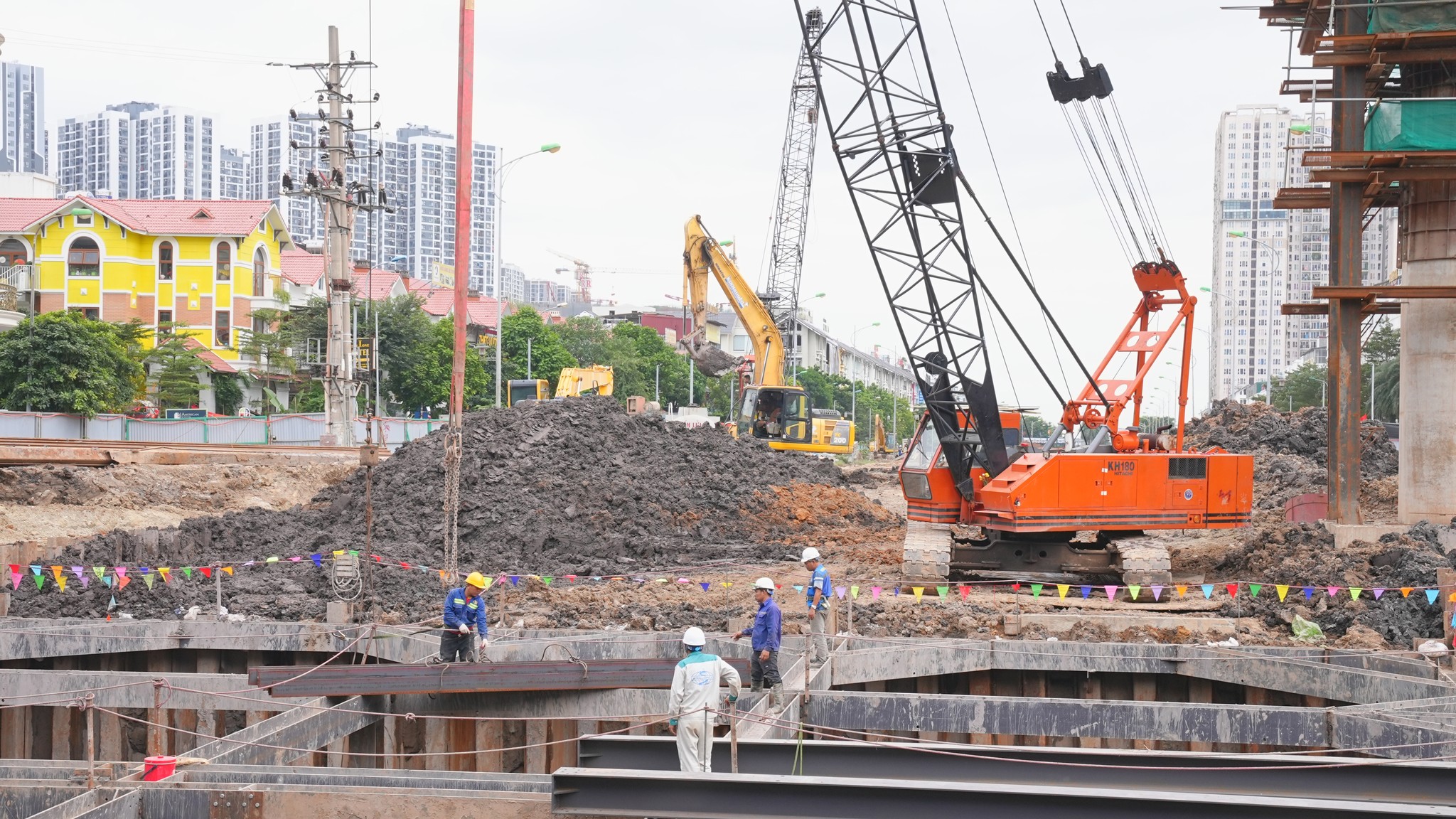 Gần 2.600 đoàn viên Công đoàn được hỗ trợ từ chương trình “Chợ Tết công đoàn - Xuân 2026”- Ảnh 1. Gần 2.600 đoàn viên Công đoàn được hỗ trợ từ chương trình “Chợ Tết công đoàn - Xuân 2026”- Ảnh 1.