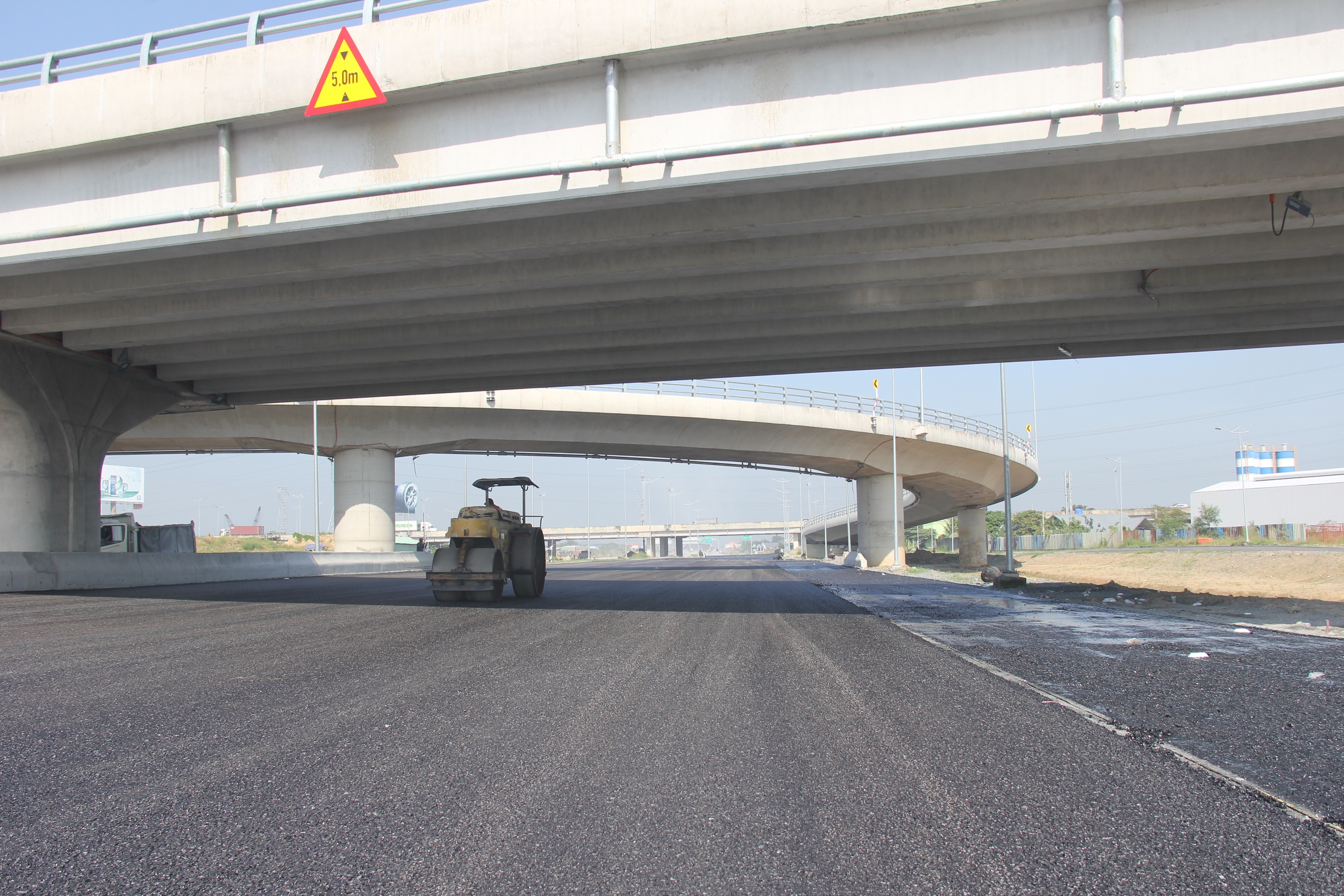 "Siêu nút giao" nối 3 tuyến cao tốc ở cửa ngõ TP.HCM, trước ngày thông xe- Ảnh 4. "Siêu nút giao" nối 3 tuyến cao tốc ở cửa ngõ TP.HCM, trước ngày thông xe- Ảnh 4.