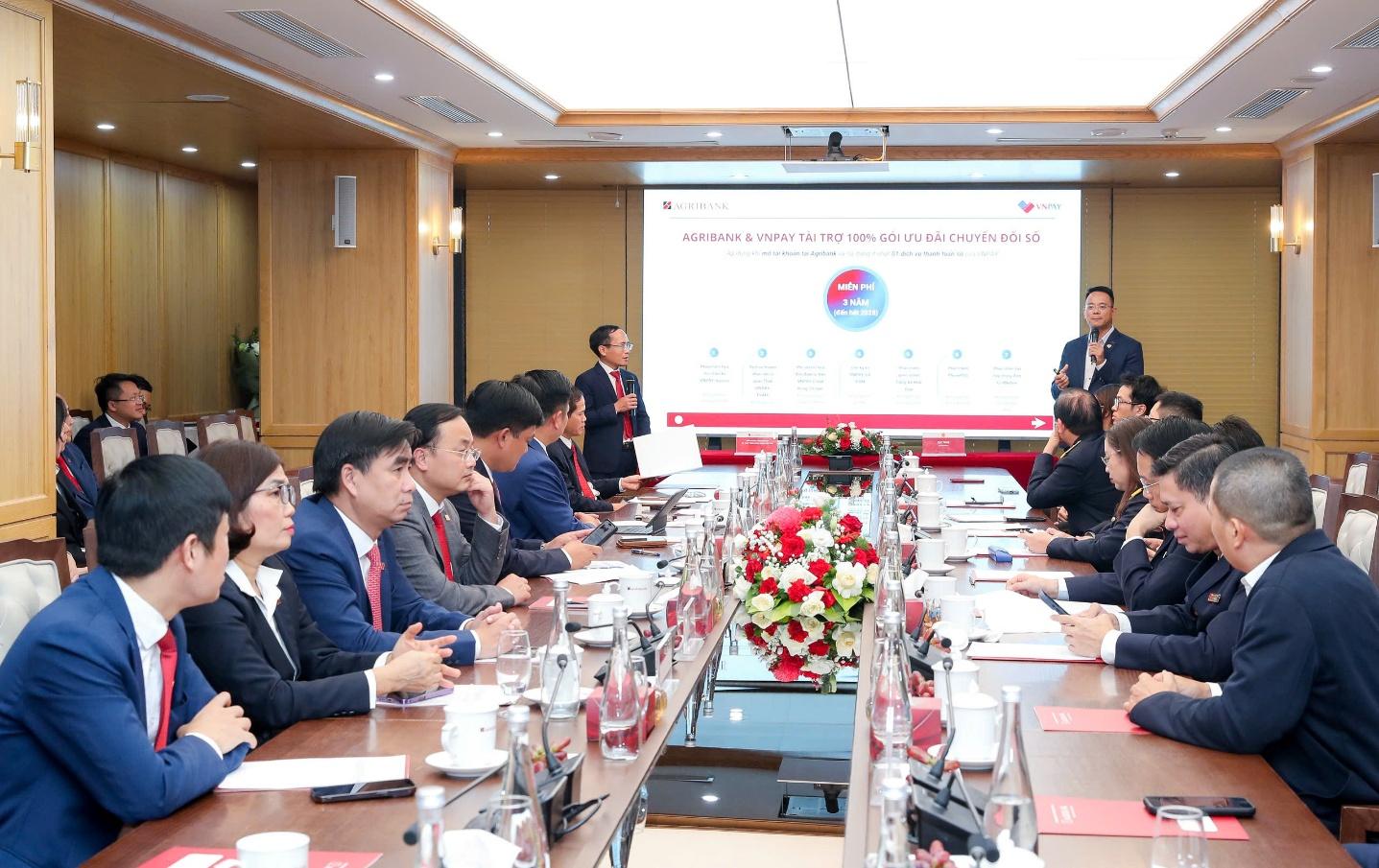 Agribank và Cục Thuế đồng hành hỗ trợ hộ kinh doanh chuyển đổi sang thuế kê khai- Ảnh 4.