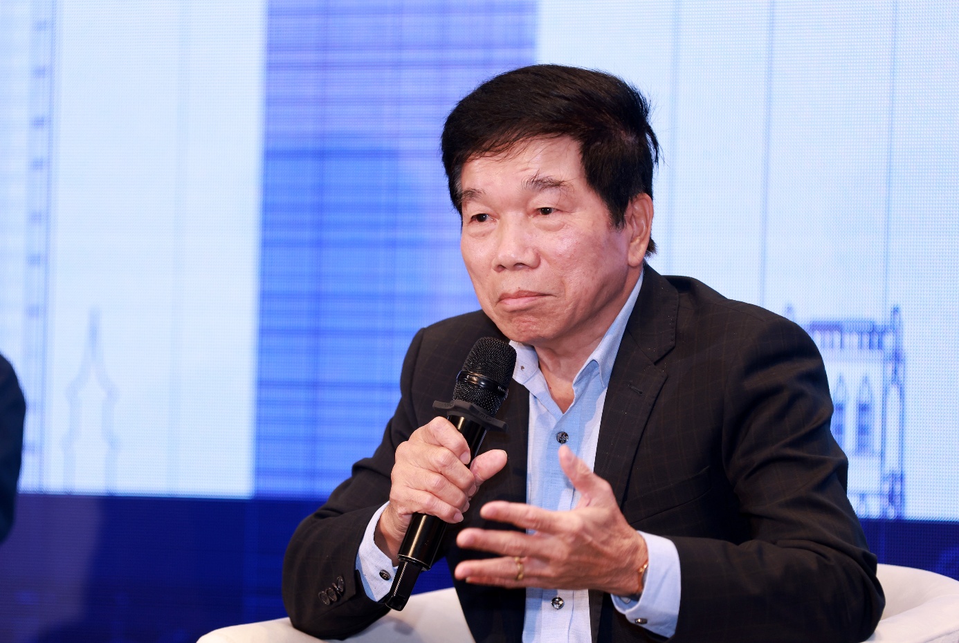 Chủ tịch VACC: Cần cơ chế thuế cho các khoản "siêu lợi nhuận" từ địa tô- Ảnh 1. Chủ tịch VACC: Cần cơ chế thuế cho các khoản "siêu lợi nhuận" từ địa tô- Ảnh 1.