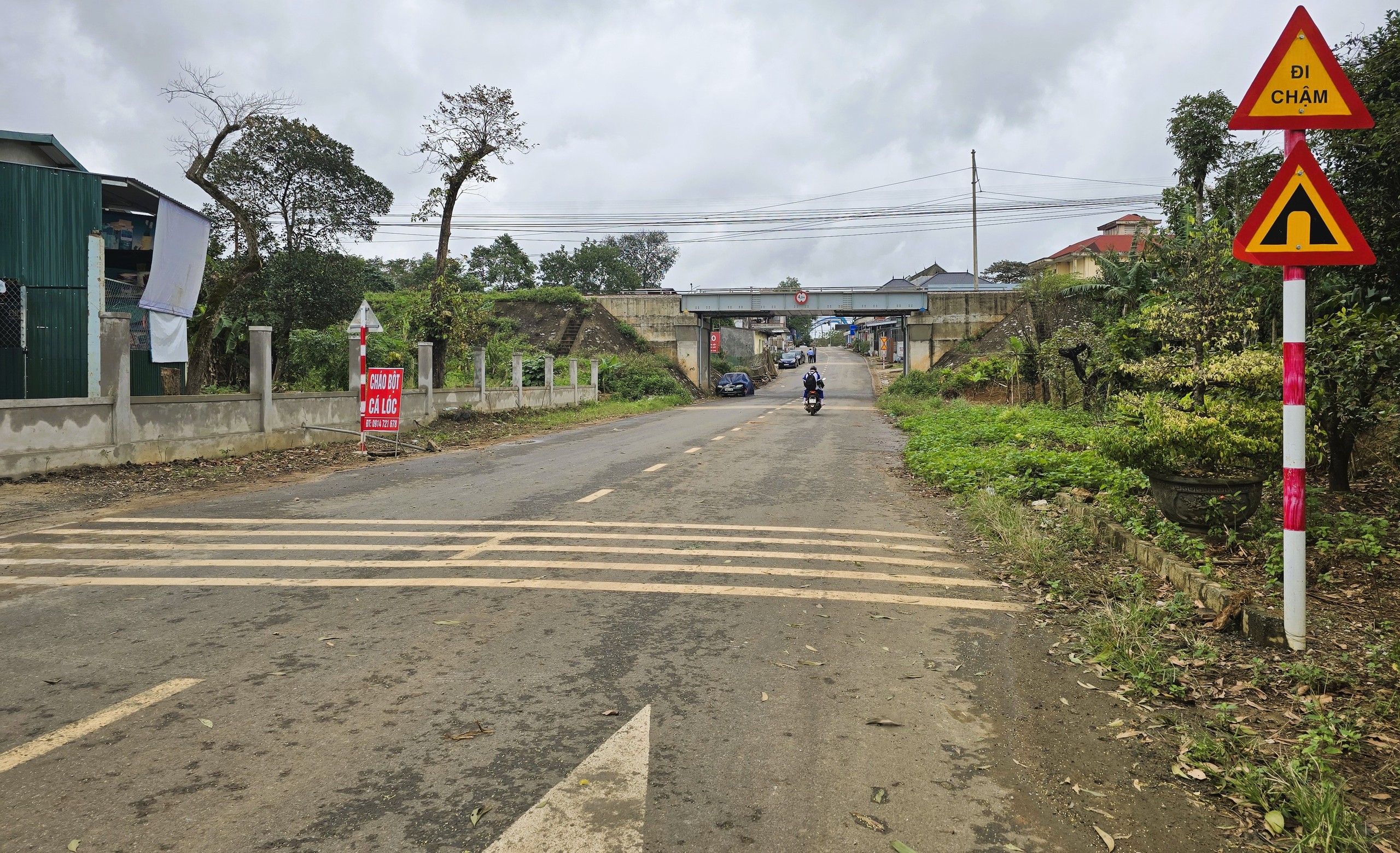 Quảng Trị: Nhiều giải pháp đảm bảo trật tự, an toàn giao thông đường sắt- Ảnh 6. Quảng Trị: Nhiều giải pháp đảm bảo trật tự, an toàn giao thông đường sắt- Ảnh 6.