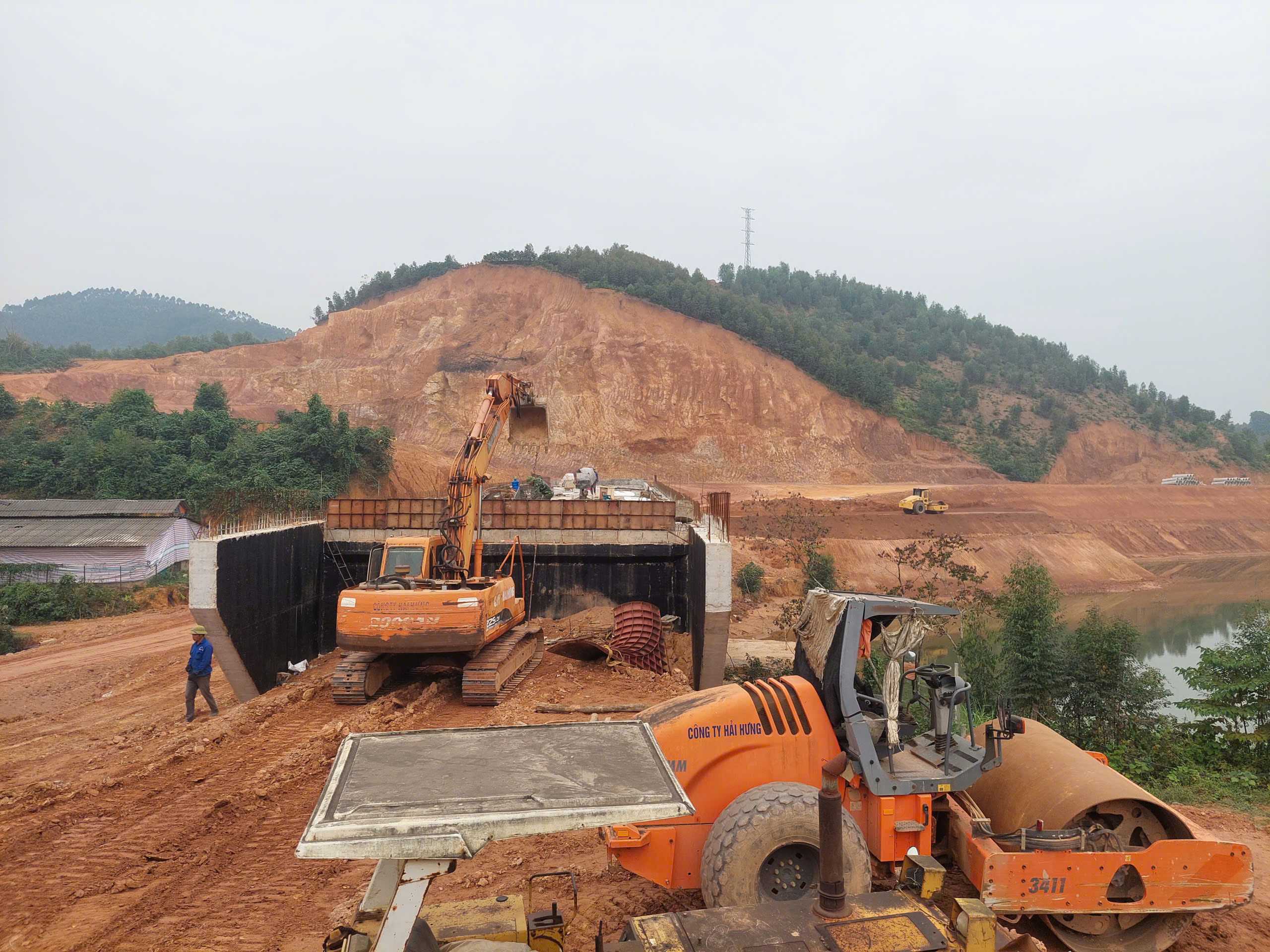 Phú Thọ: Xã Thái Hòa tập trung GPMB, thi công dự án Nghĩa trang Nhân dân Lập Thạch- Ảnh 4.