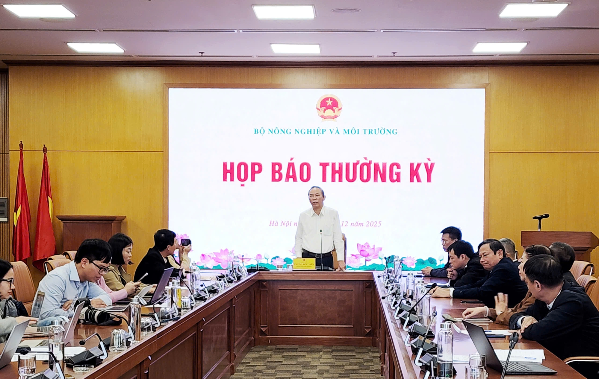 Bộ Nông nghiệp và Môi trường đồng bộ dữ liệu 567.000 sổ đỏ chung cư- Ảnh 1. Bộ Nông nghiệp và Môi trường đồng bộ dữ liệu 567.000 sổ đỏ chung cư- Ảnh 1.