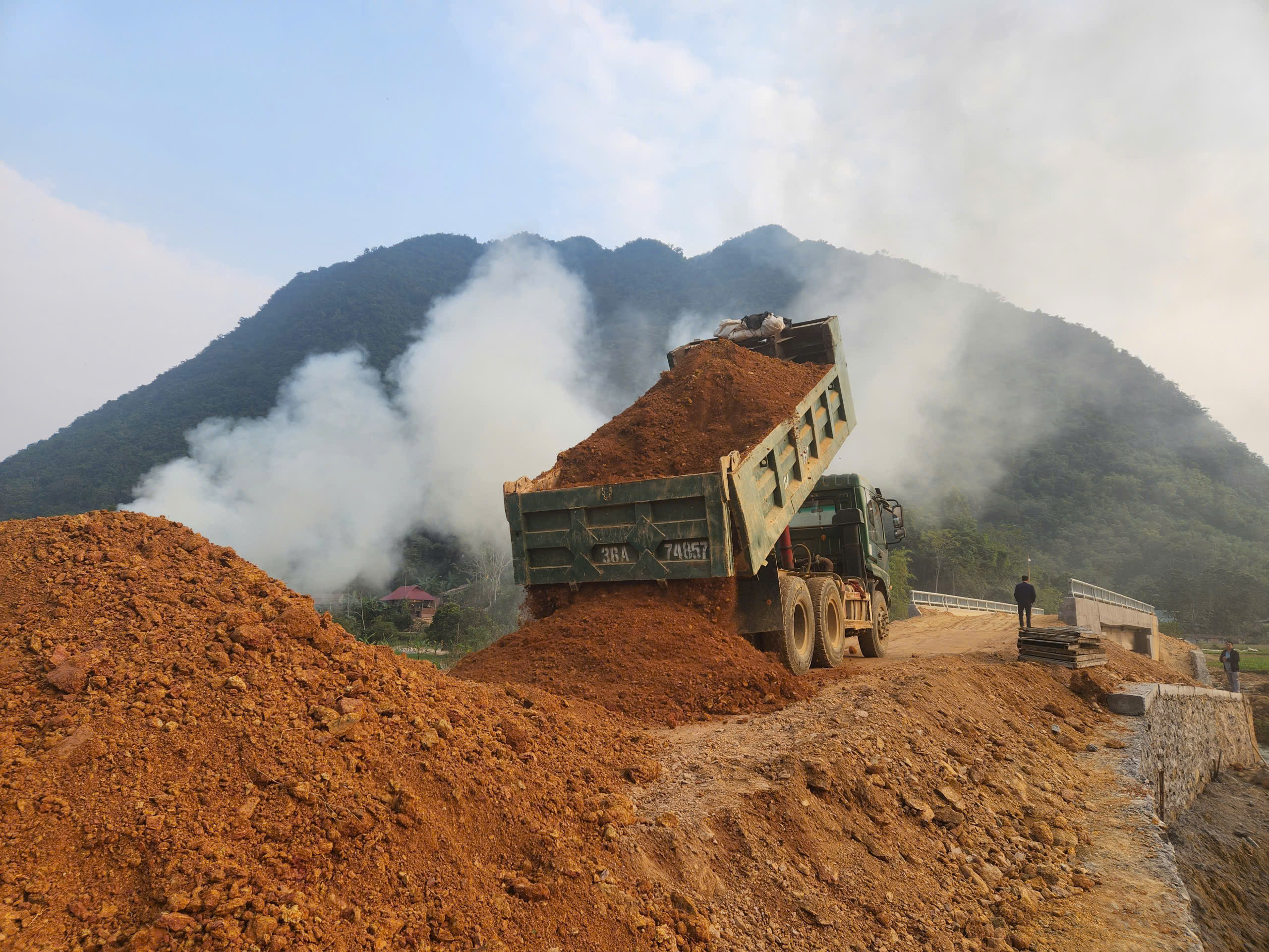 Hàng loạt cầu dân sinh ở Thanh Hóa sẽ hoàn thành trước tết Nguyên đán- Ảnh 4.