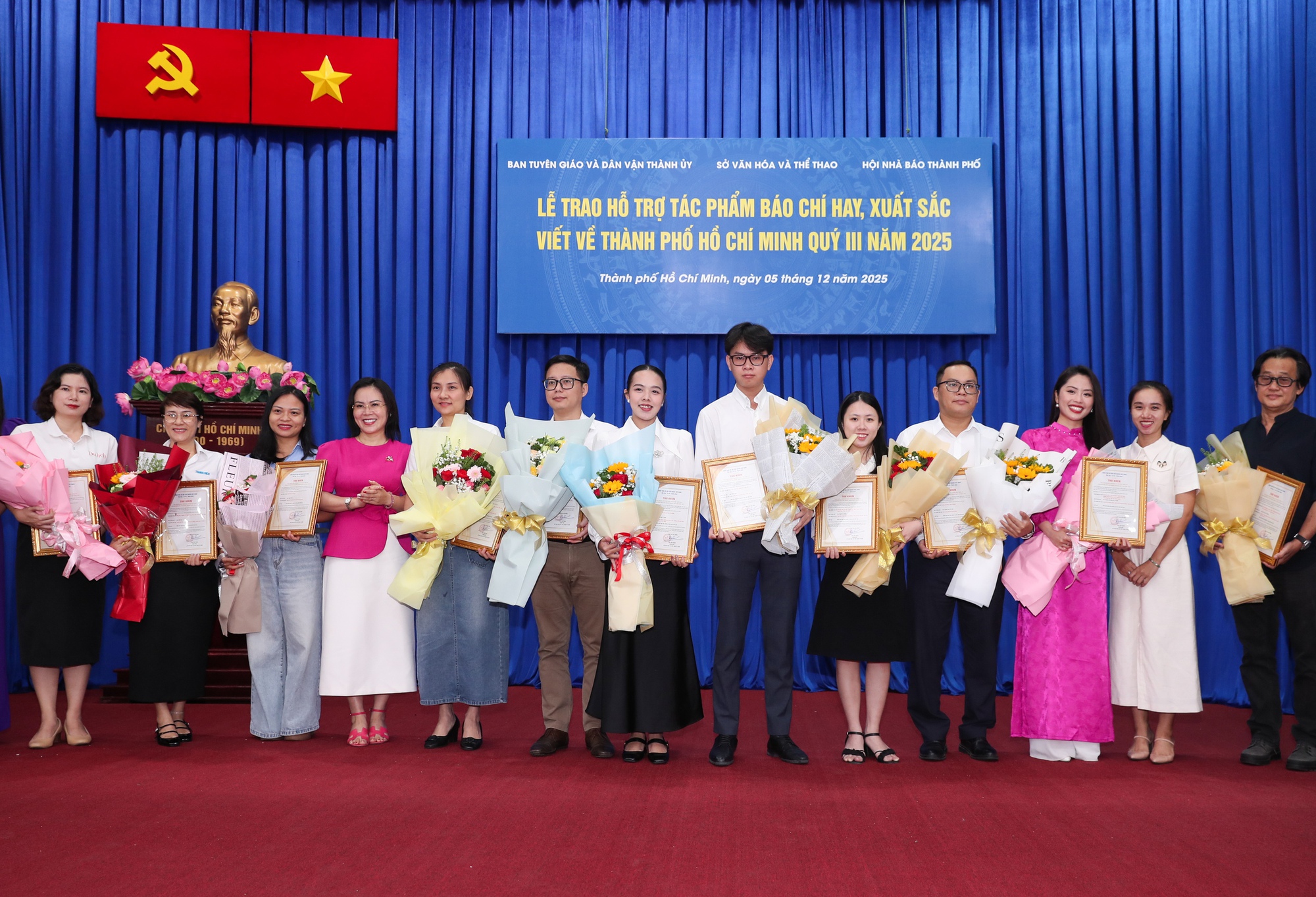 TP.HCM khen thưởng các tác phẩm báo chí xuất sắc quý III/2025- Ảnh 3.