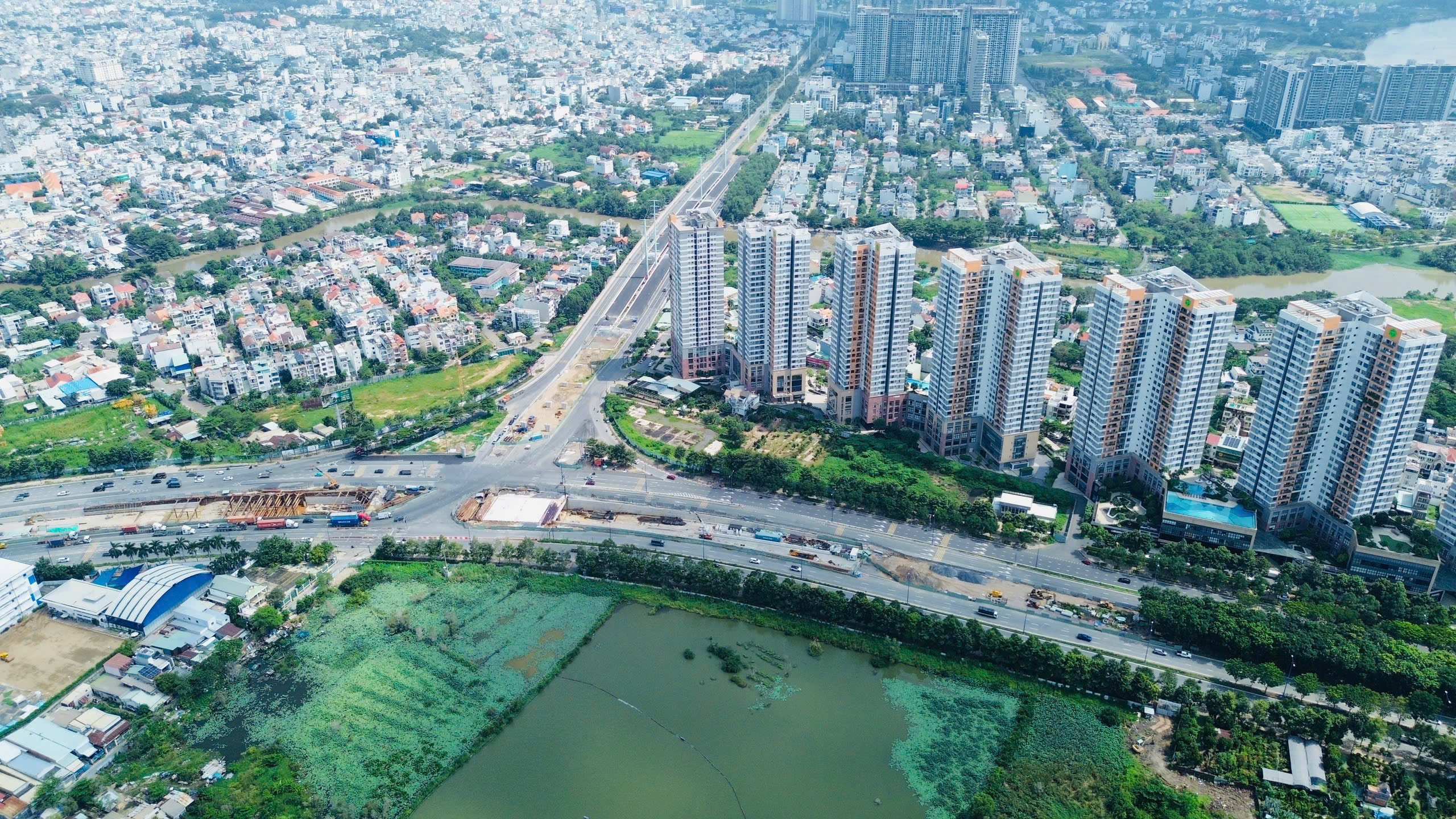 TP.HCM hoàn tất quỹ đất, kiến nghị bố trí vốn cho tái định cư dự án đường sắt tốc độ cao- Ảnh 2.