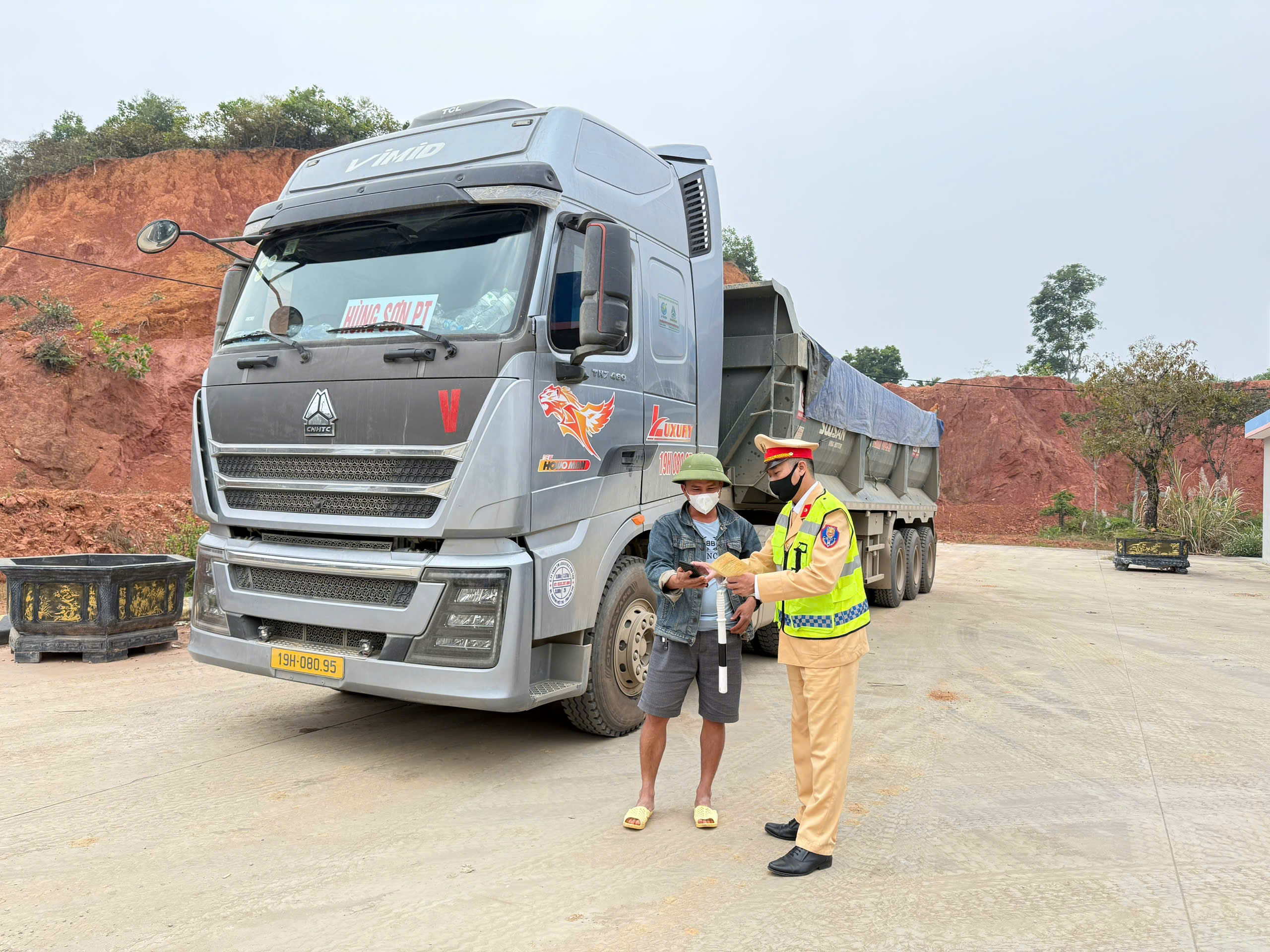 Phú Thọ nâng cao hiệu quả quản lý giao thông sau sáp nhập tỉnh- Ảnh 1.