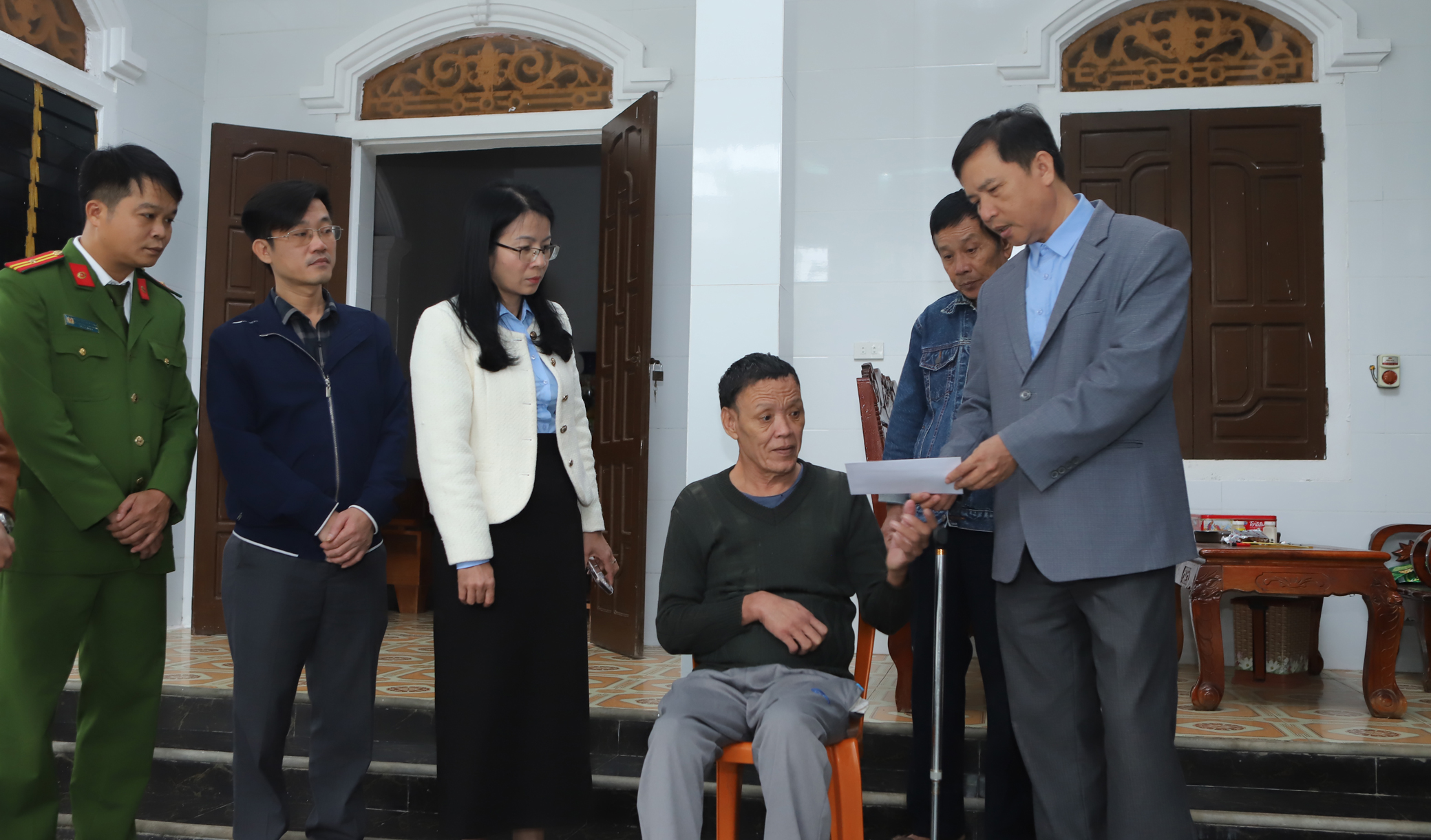 Chia sẻ nỗi đau với nạn nhân TNGT, cảnh tỉnh những người đang sống- Ảnh 2.