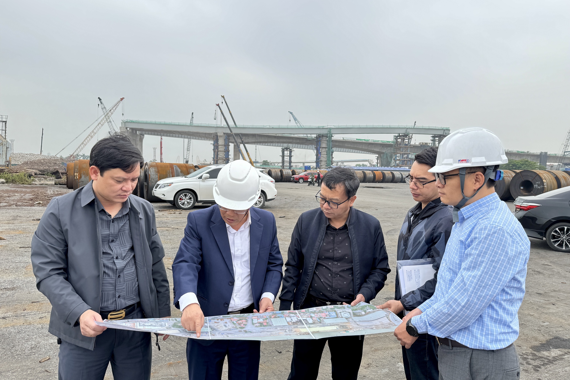 Cảng Hải Phòng hoàn thành bàn giao mặt bằng cho dự án cầu hơn 6.300 tỷ đồng- Ảnh 1.