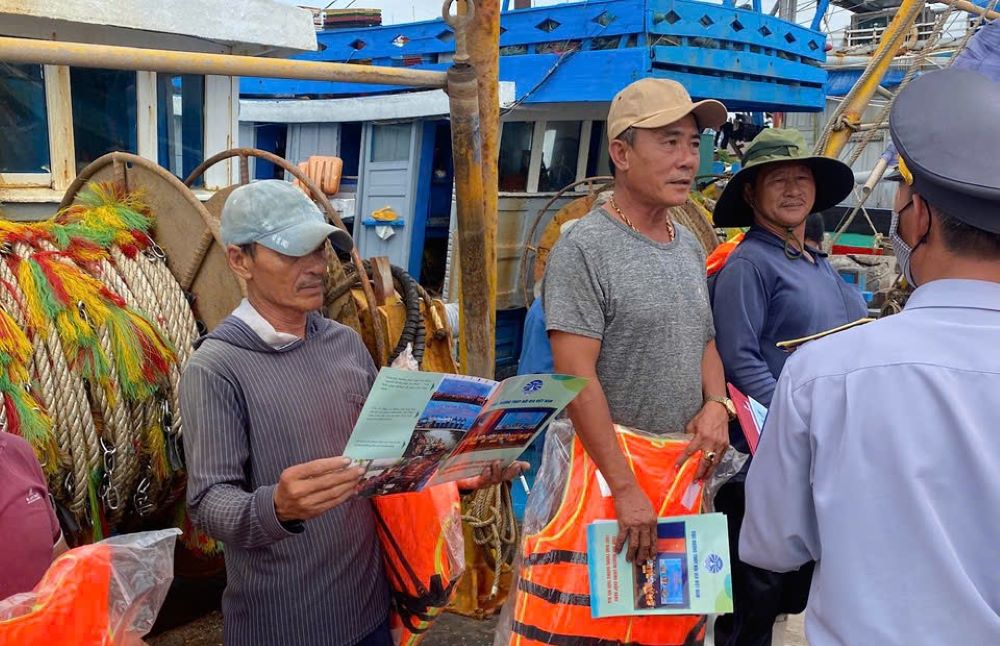 Quảng Trị: Đẩy mạnh tuyên truyền, xử lý nghiêm vi phạm an toàn giao thông thủy nội địa- Ảnh 2.