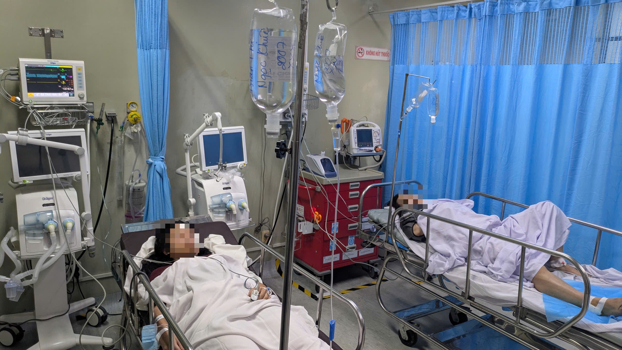 Lãnh đạo TP.HCM thăm hai nạn nhân đang điều trị sau vụ cháy nhà trên đường Trần Hưng Đạo- Ảnh 2.