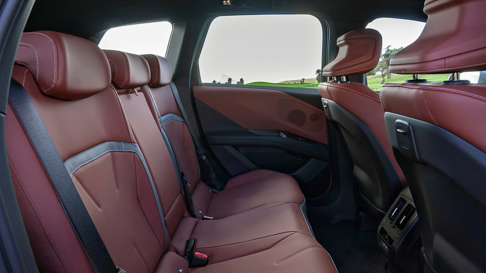 BMW iX3 2027 tối ưu cảm giác lái bằng nhiều công nghệ mới- Ảnh 15. BMW iX3 2027 tối ưu cảm giác lái bằng nhiều công nghệ mới- Ảnh 15.