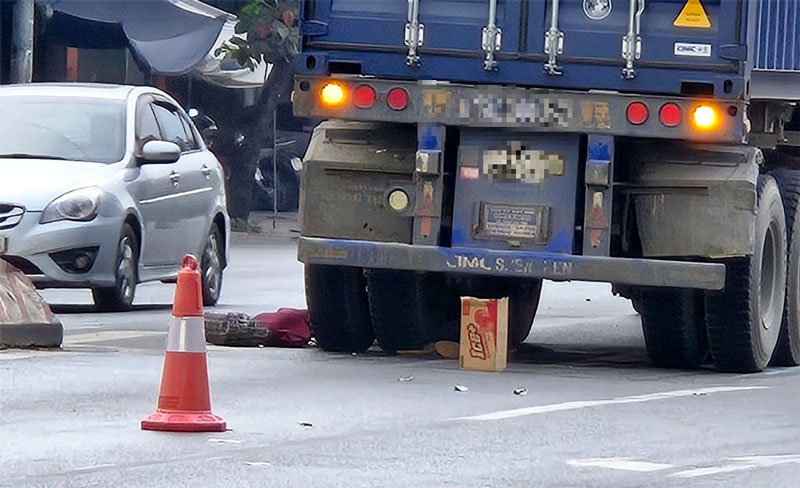 Quốc lộ 10 đoạn qua tỉnh Hưng Yên có mật độ giao thông cao, tiềm ẩn nhiều nguy cơ tai nạn.