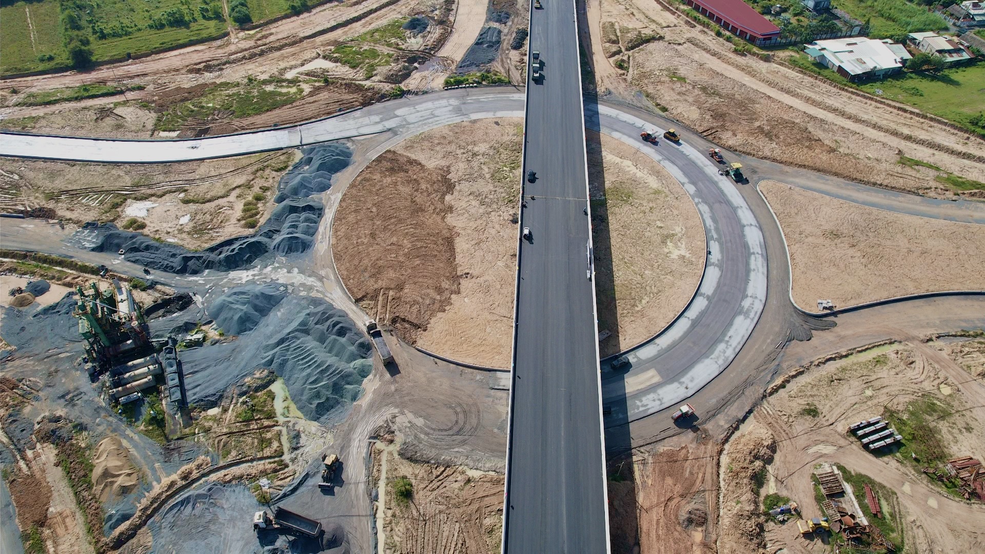 Chạy đua trên công trường Vành đai 3 TP.HCM qua Đồng Nai- Ảnh 17. Chạy đua trên công trường Vành đai 3 TP.HCM qua Đồng Nai- Ảnh 17.