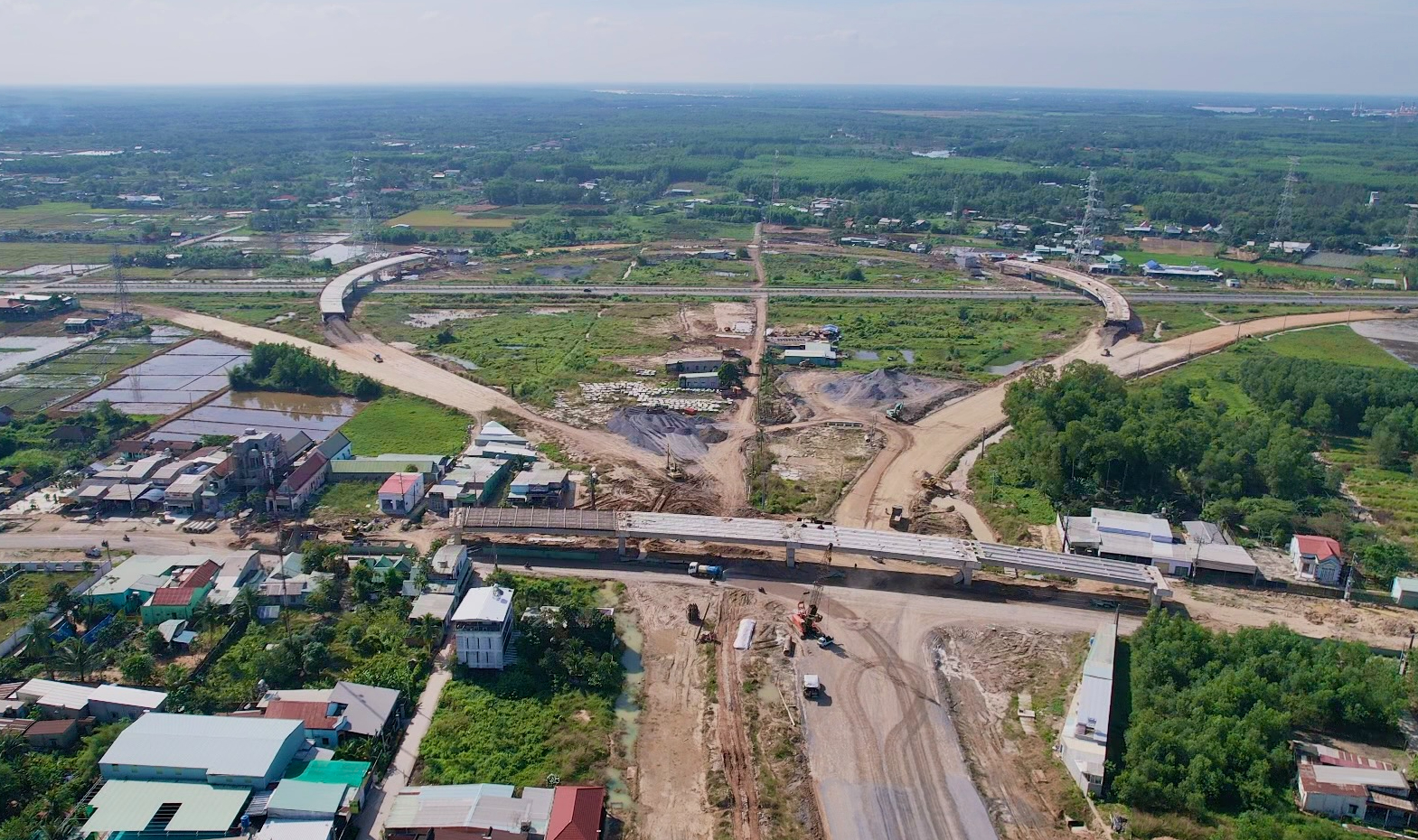 Chạy đua trên công trường Vành đai 3 TP.HCM qua Đồng Nai- Ảnh 12. Chạy đua trên công trường Vành đai 3 TP.HCM qua Đồng Nai- Ảnh 12.