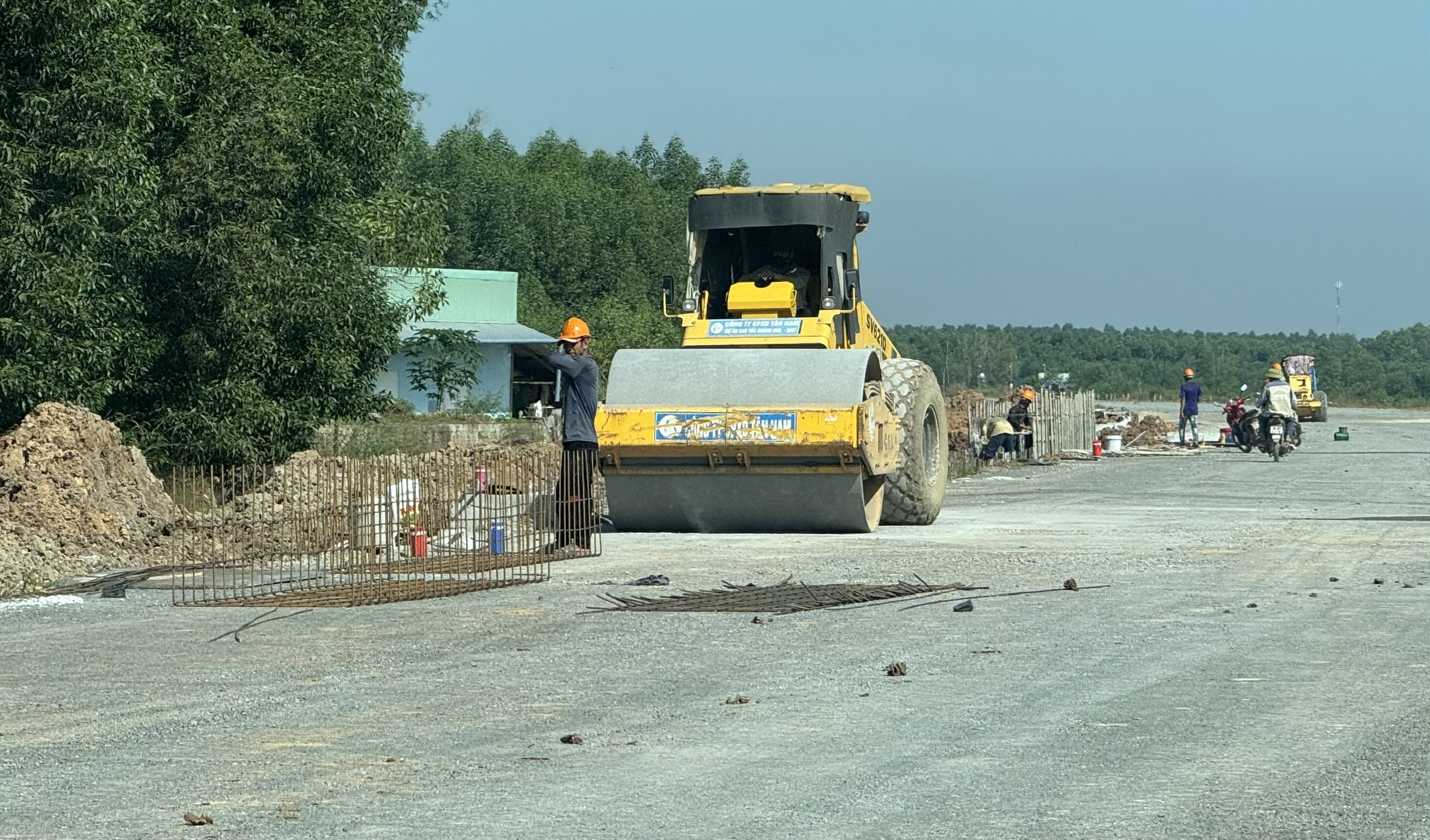 Chạy đua trên công trường Vành đai 3 TP.HCM qua Đồng Nai- Ảnh 5. Chạy đua trên công trường Vành đai 3 TP.HCM qua Đồng Nai- Ảnh 5.