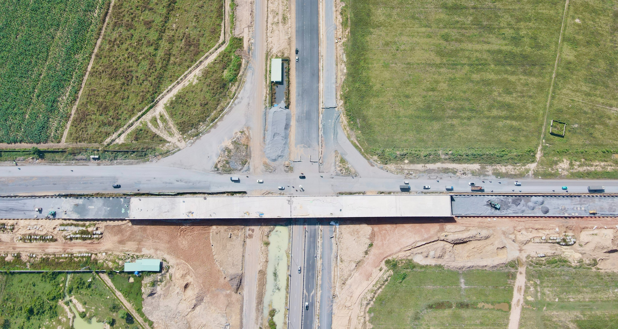 Chạy đua trên công trường Vành đai 3 TP.HCM qua Đồng Nai- Ảnh 21. Chạy đua trên công trường Vành đai 3 TP.HCM qua Đồng Nai- Ảnh 21.