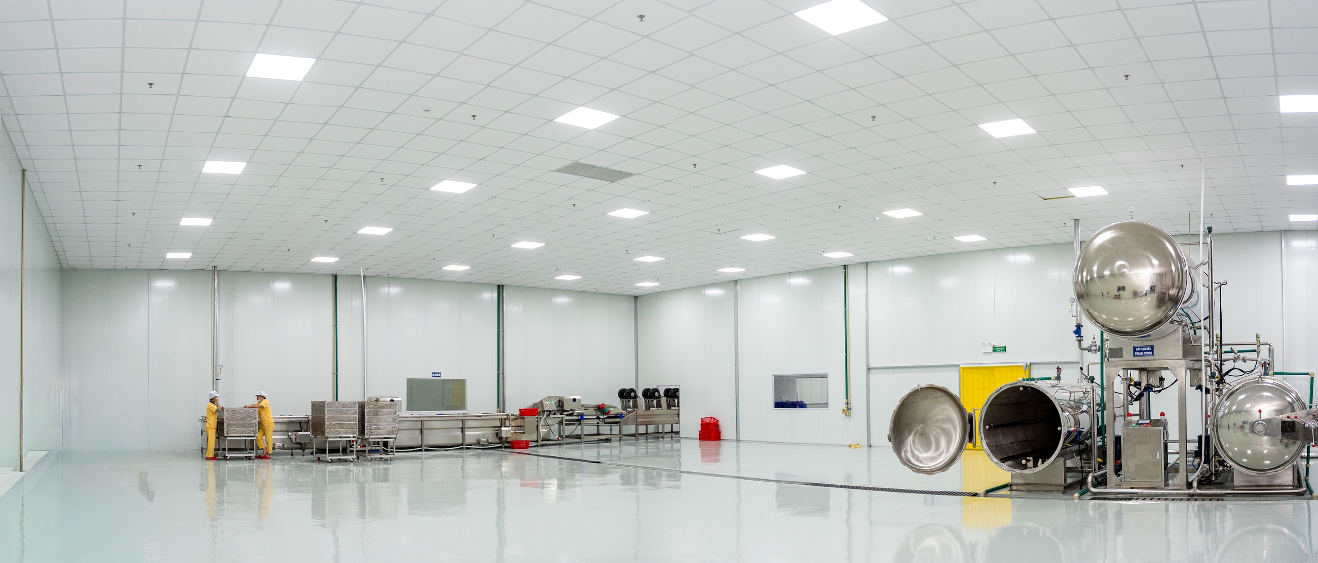 Cận cảnh cơ sở sản xuất hiện đại "Ch&acirc;n g&agrave; B&agrave; Tuyết"- Ảnh 1.