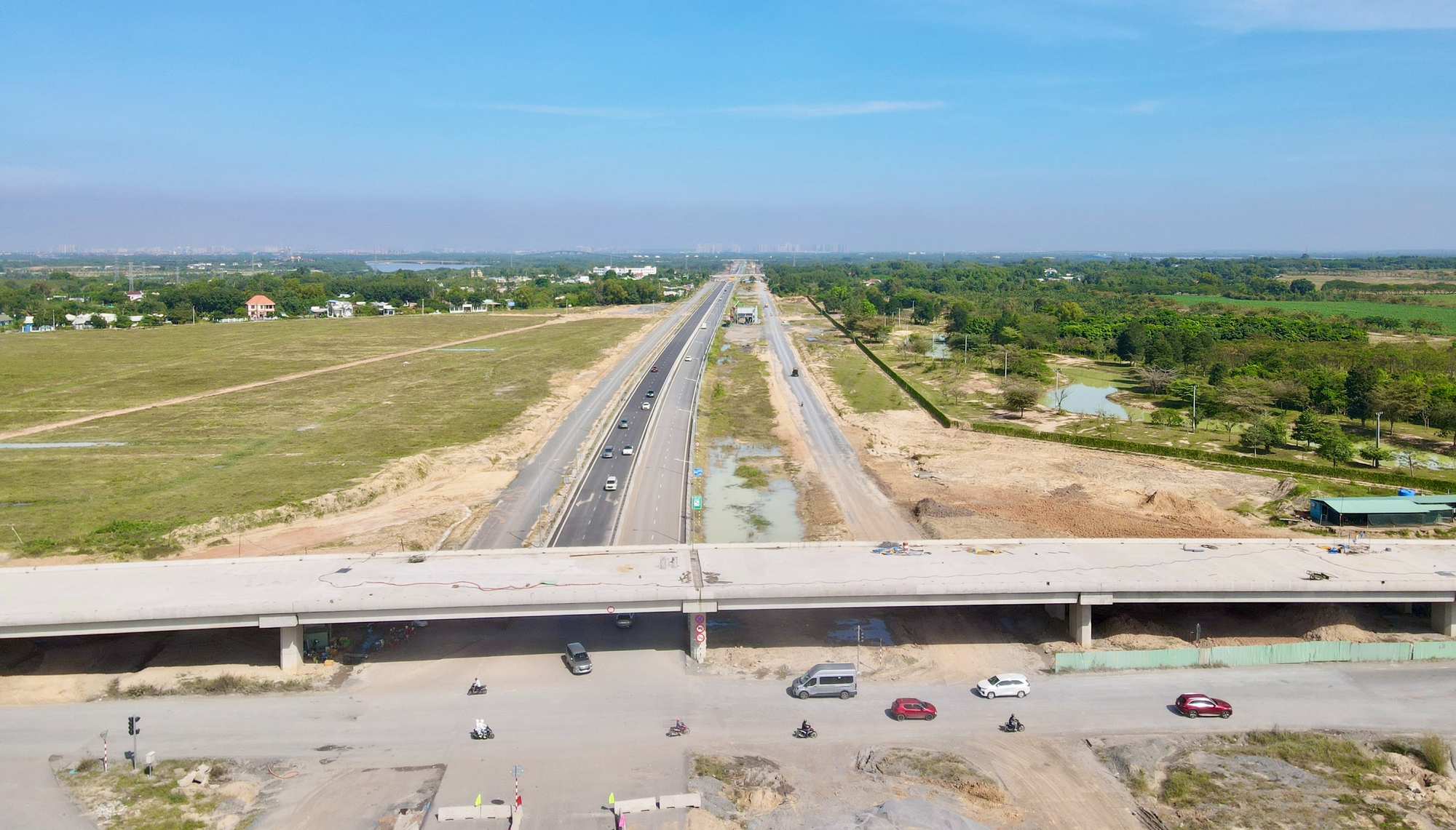 Chạy đua trên công trường Vành đai 3 TP.HCM qua Đồng Nai- Ảnh 18. Chạy đua trên công trường Vành đai 3 TP.HCM qua Đồng Nai- Ảnh 18.