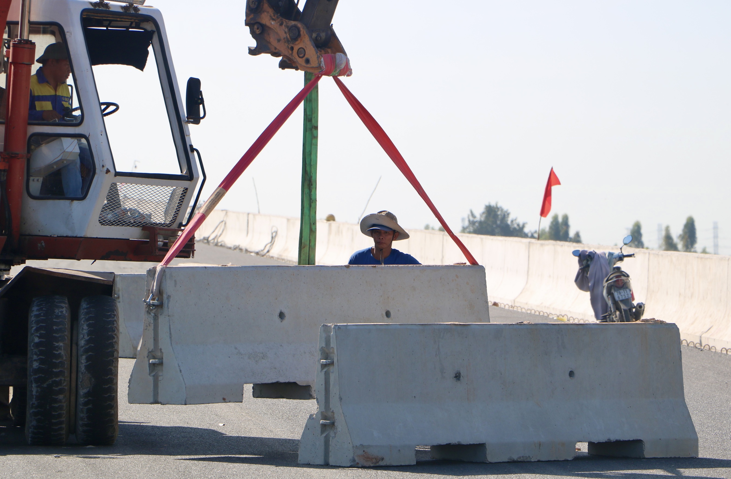 Chạy đua trên công trường Vành đai 3 TP.HCM qua Đồng Nai- Ảnh 16. Chạy đua trên công trường Vành đai 3 TP.HCM qua Đồng Nai- Ảnh 16.