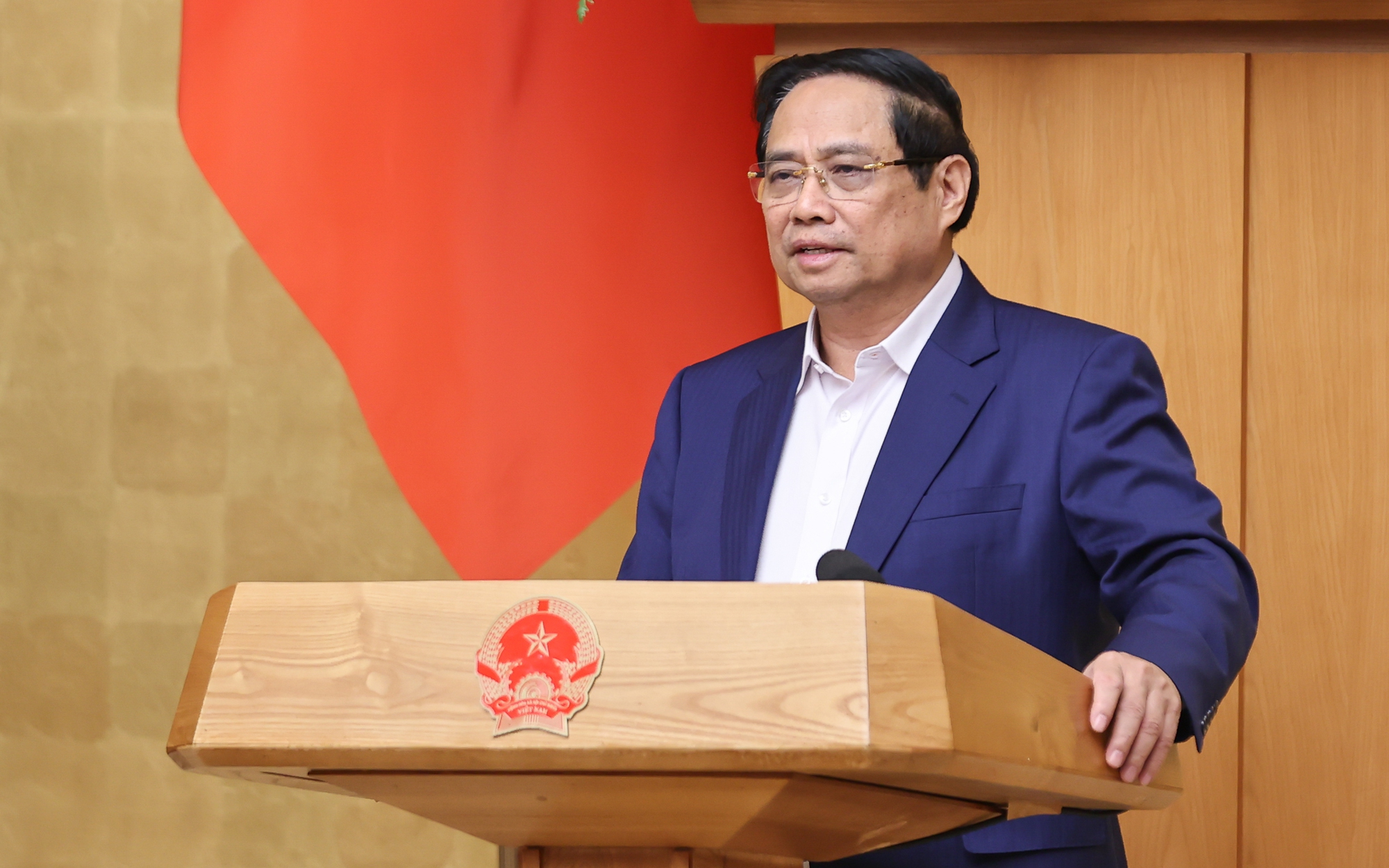 Cuối năm 2025, thông xe 3.188 km cao tốc, hoàn thành hơn 1.700 km đường ven biển- Ảnh 2. Thủ tướng: Phải bảo đảm 'mọi người đều có nhà, mọi gia đình đều có Tết'