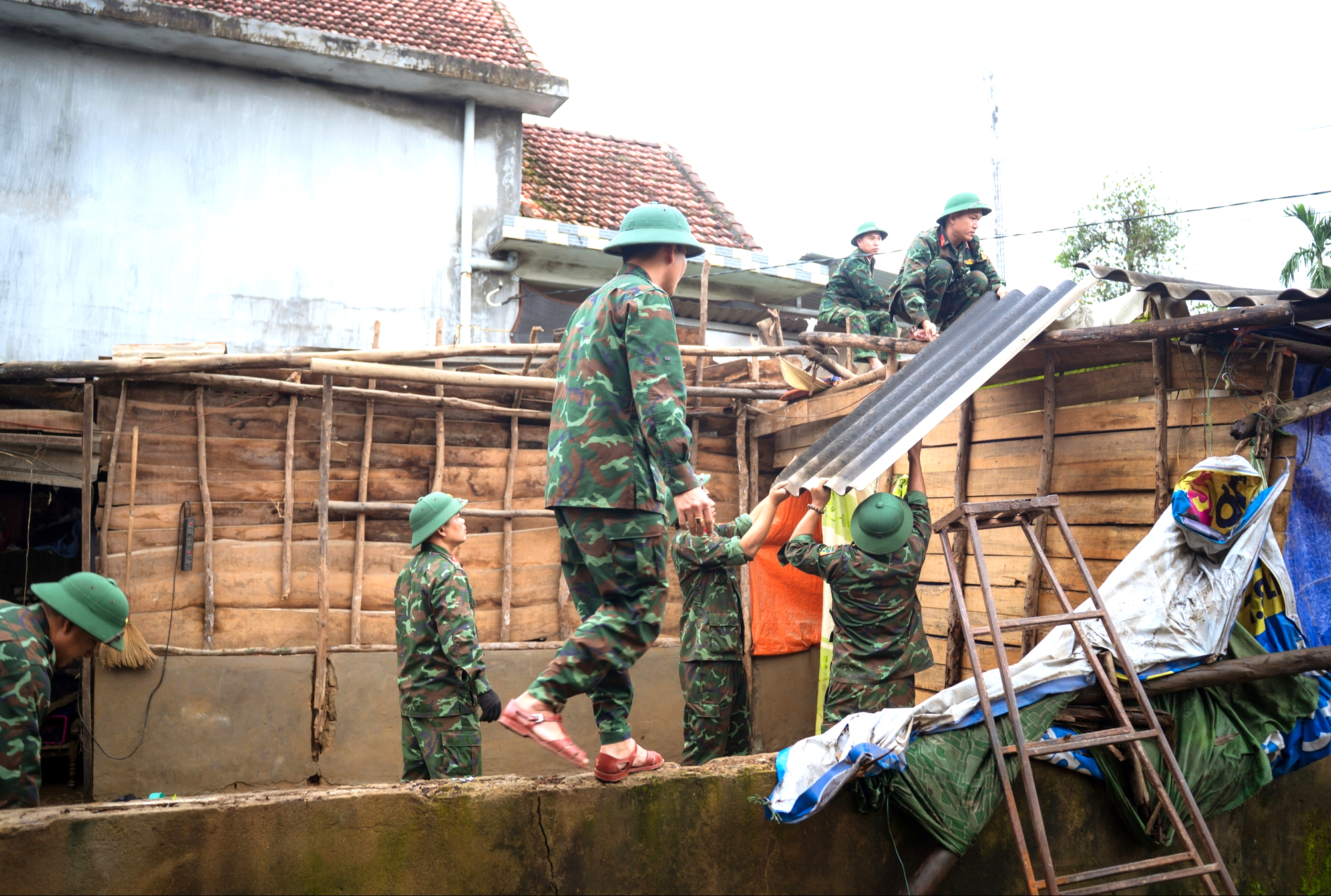 Huế: Khởi công xây dựng nhà ở cho người dân bị thiệt hại do mưa lụt tàn phá- Ảnh 2.