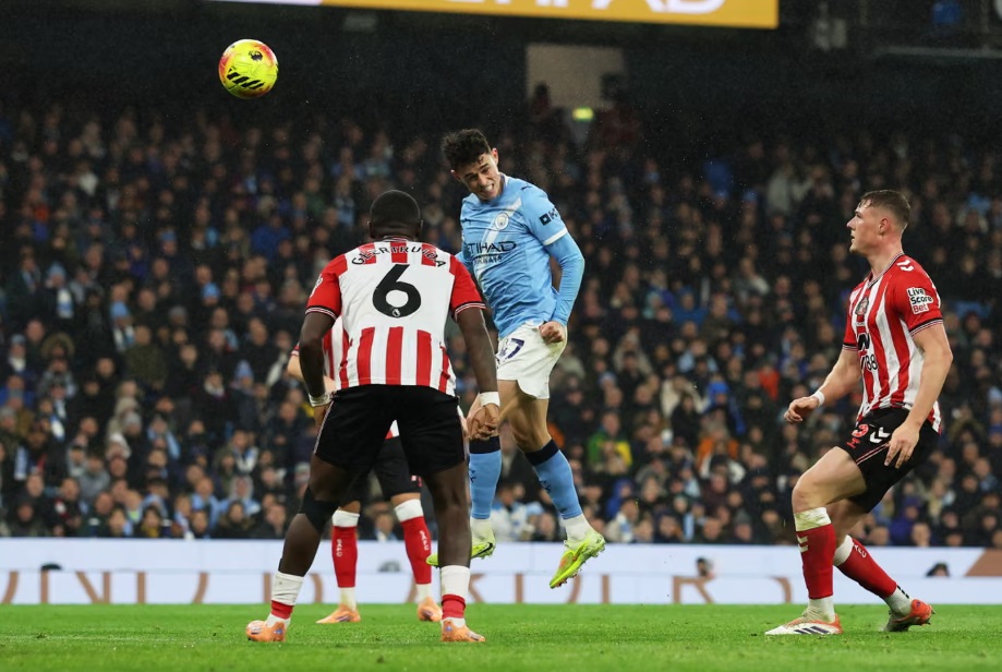 Đánh bại Sunderland, Man City soán ngôi Arsenal trên bảng xếp hạng- Ảnh 2.